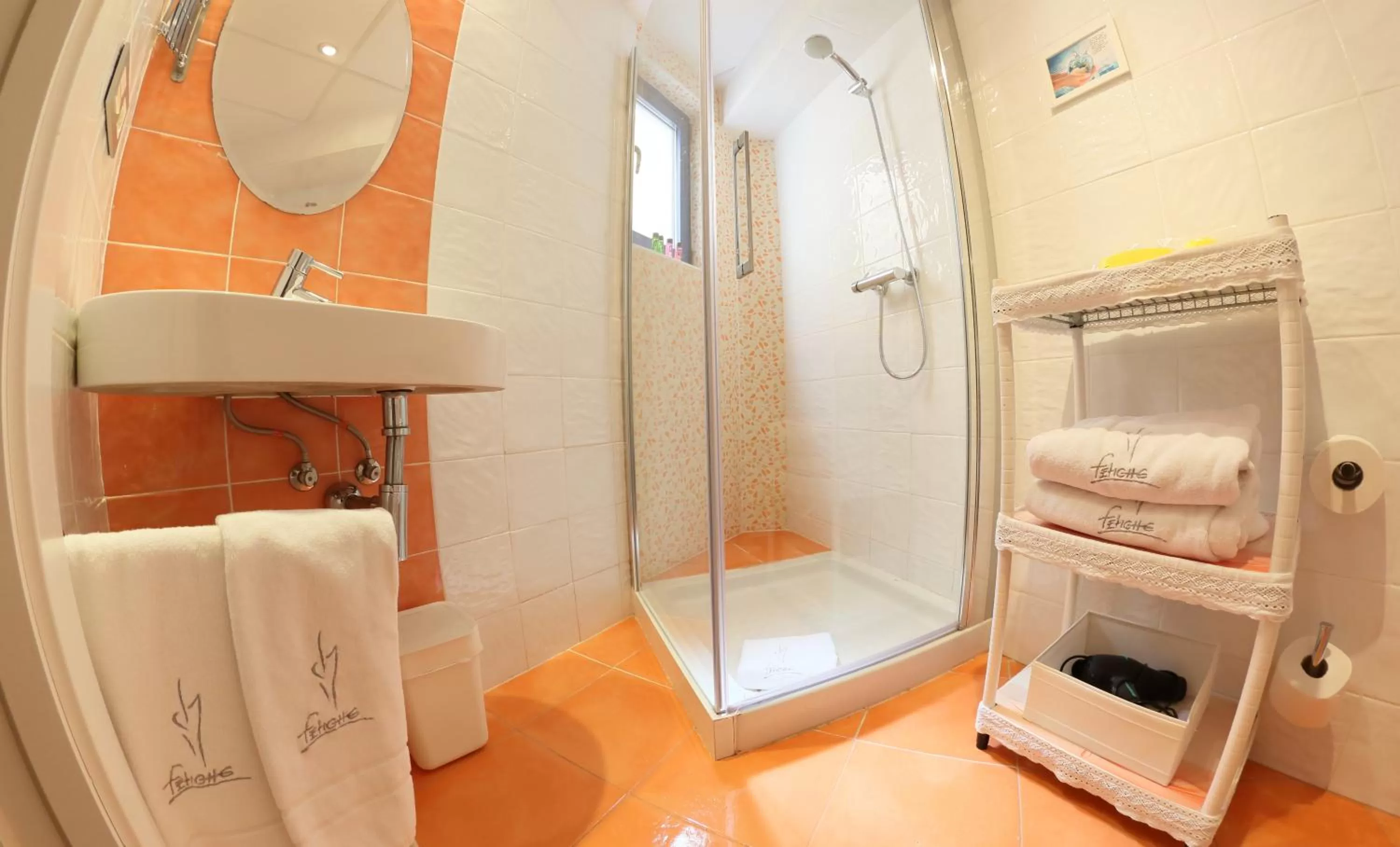 Shower, Bathroom in Hotel Fetiche Alojamiento con Encanto