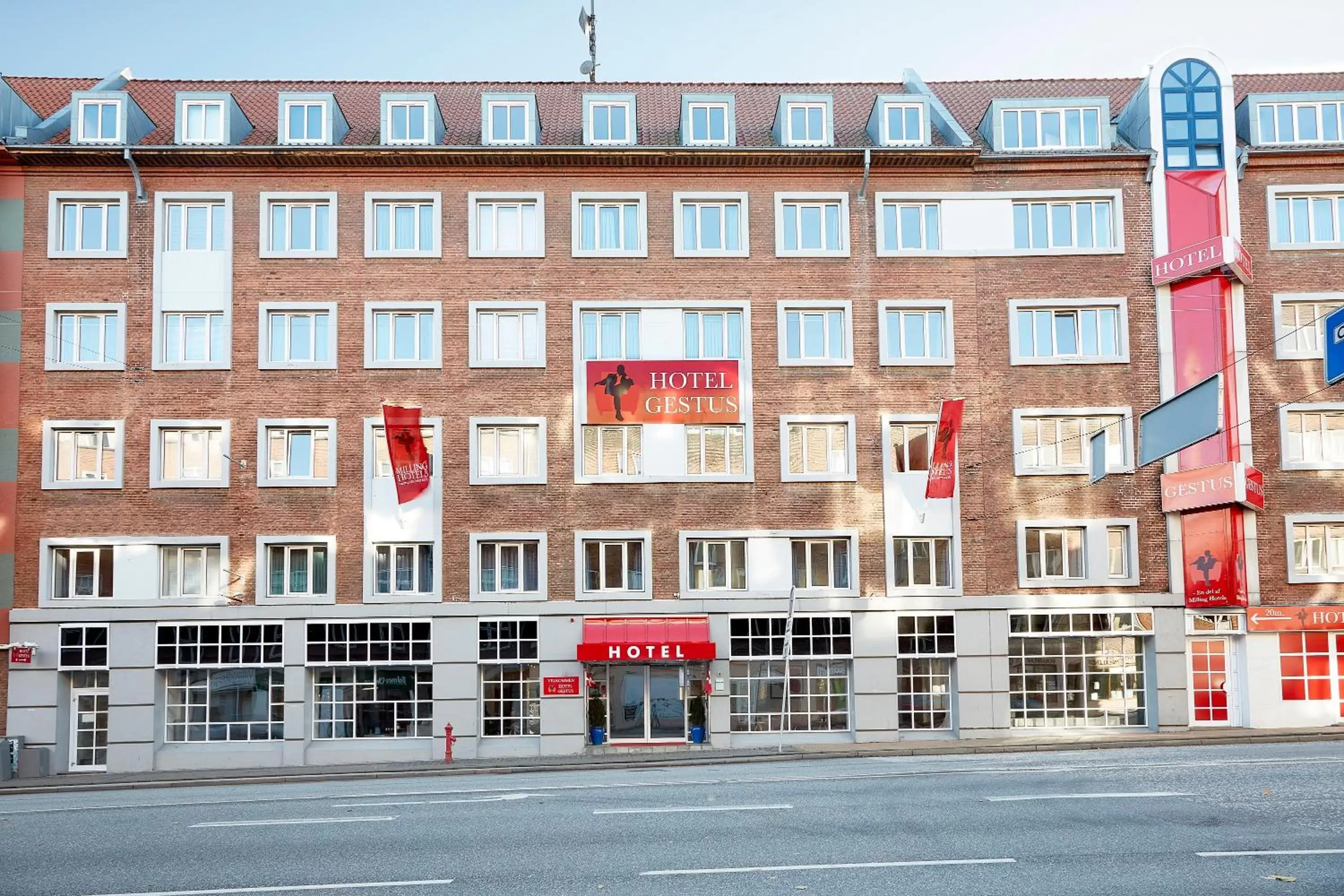 Facade/entrance, Property Building in Milling Hotel Gestus