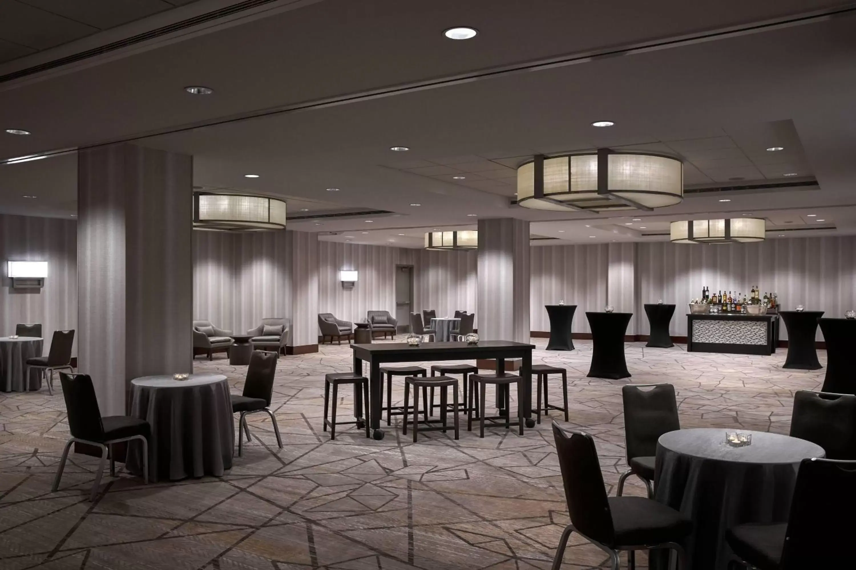 Meeting/conference room, Restaurant/Places to Eat in Washington Marriott at Metro Center