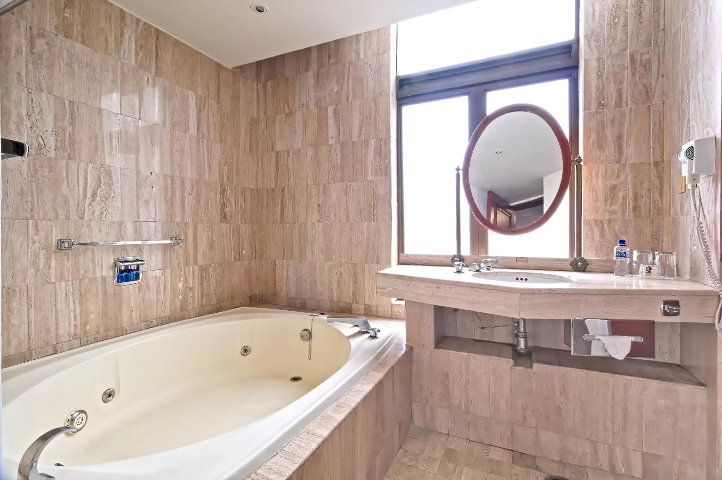 Bath, Bathroom in Hotel Imperial Reforma