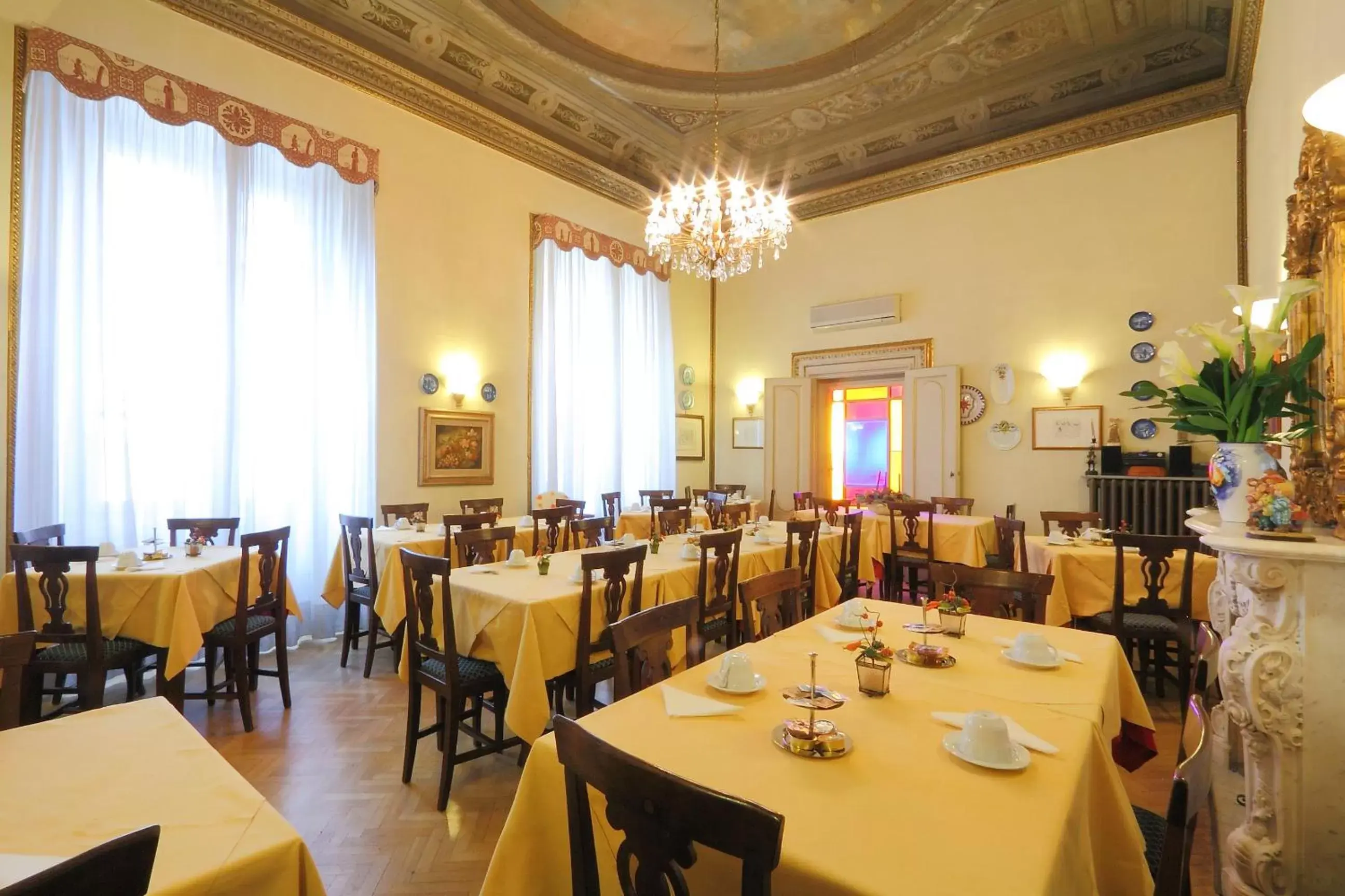 Buffet breakfast, Restaurant/Places to Eat in Hotel Villa Liana