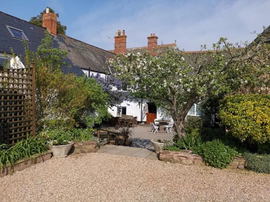 Property Building in Steps Farmhouse B&B