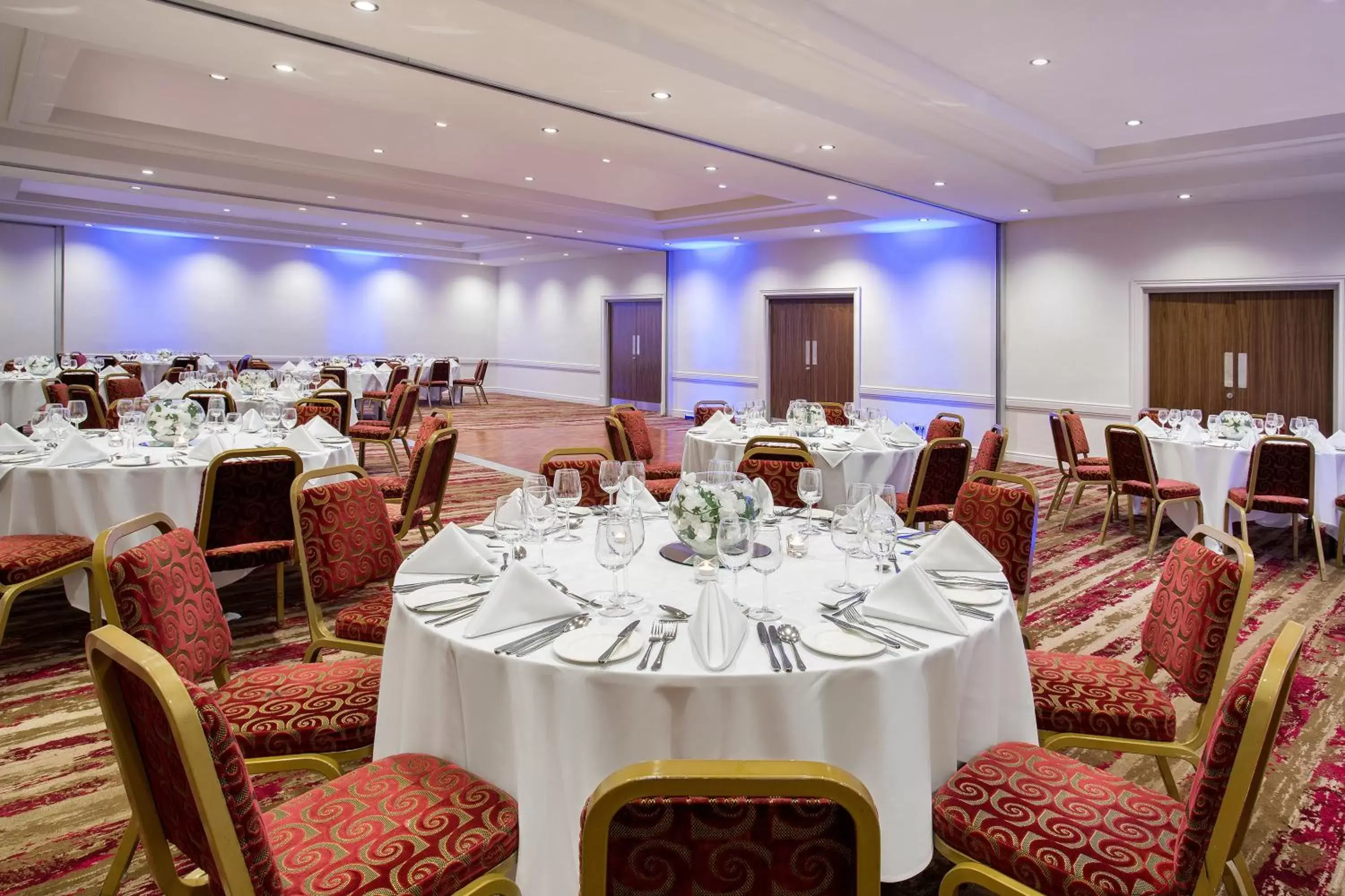 Meeting/conference room, Restaurant/Places to Eat in Leonardo Hotel East Midlands Airport - Formerly Jurys Inn
