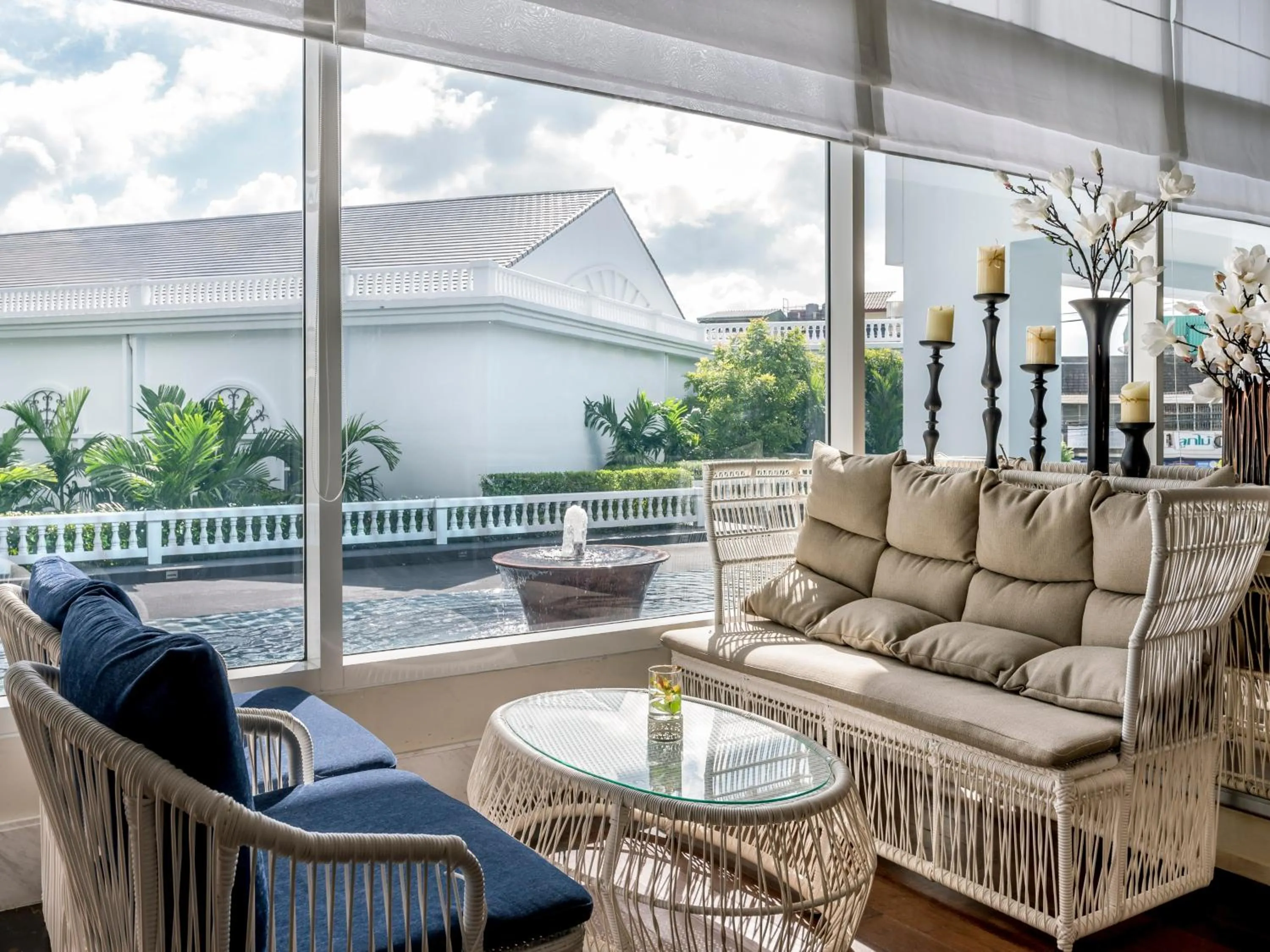 Lounge or bar in Novotel Phuket City Phokeethra