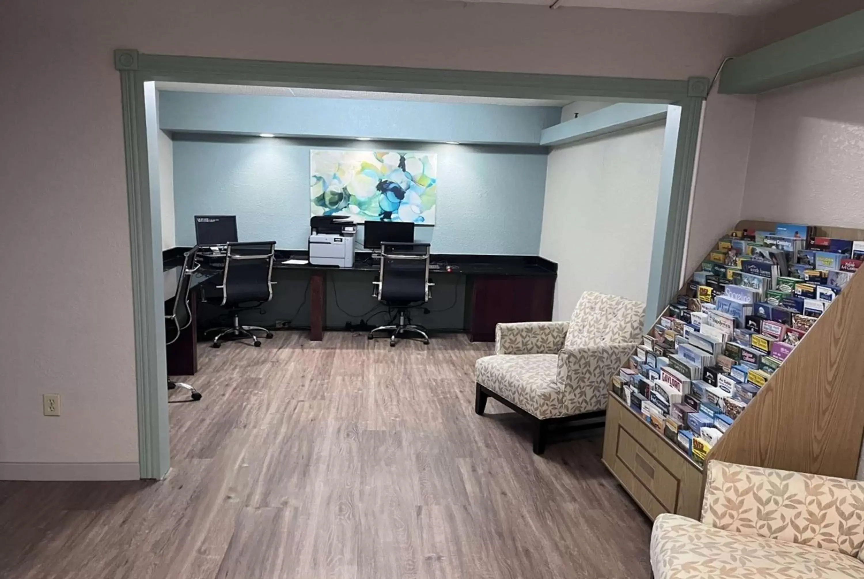 Business facilities, Seating Area in Wyndham Garden Ann Arbor