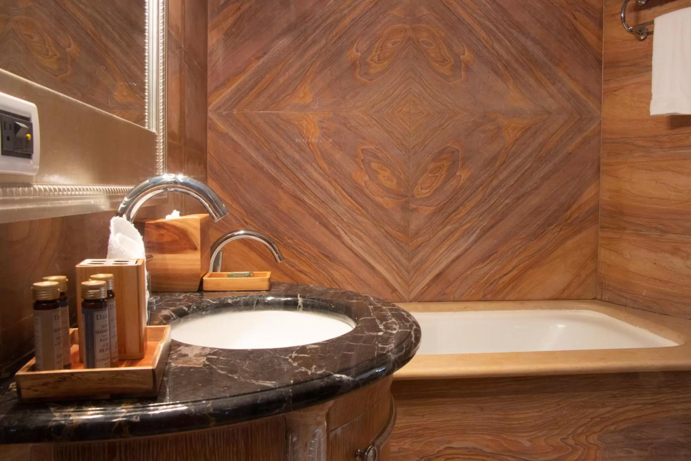 Hot Tub, Bathroom in Villa Palma Boutique Hotel