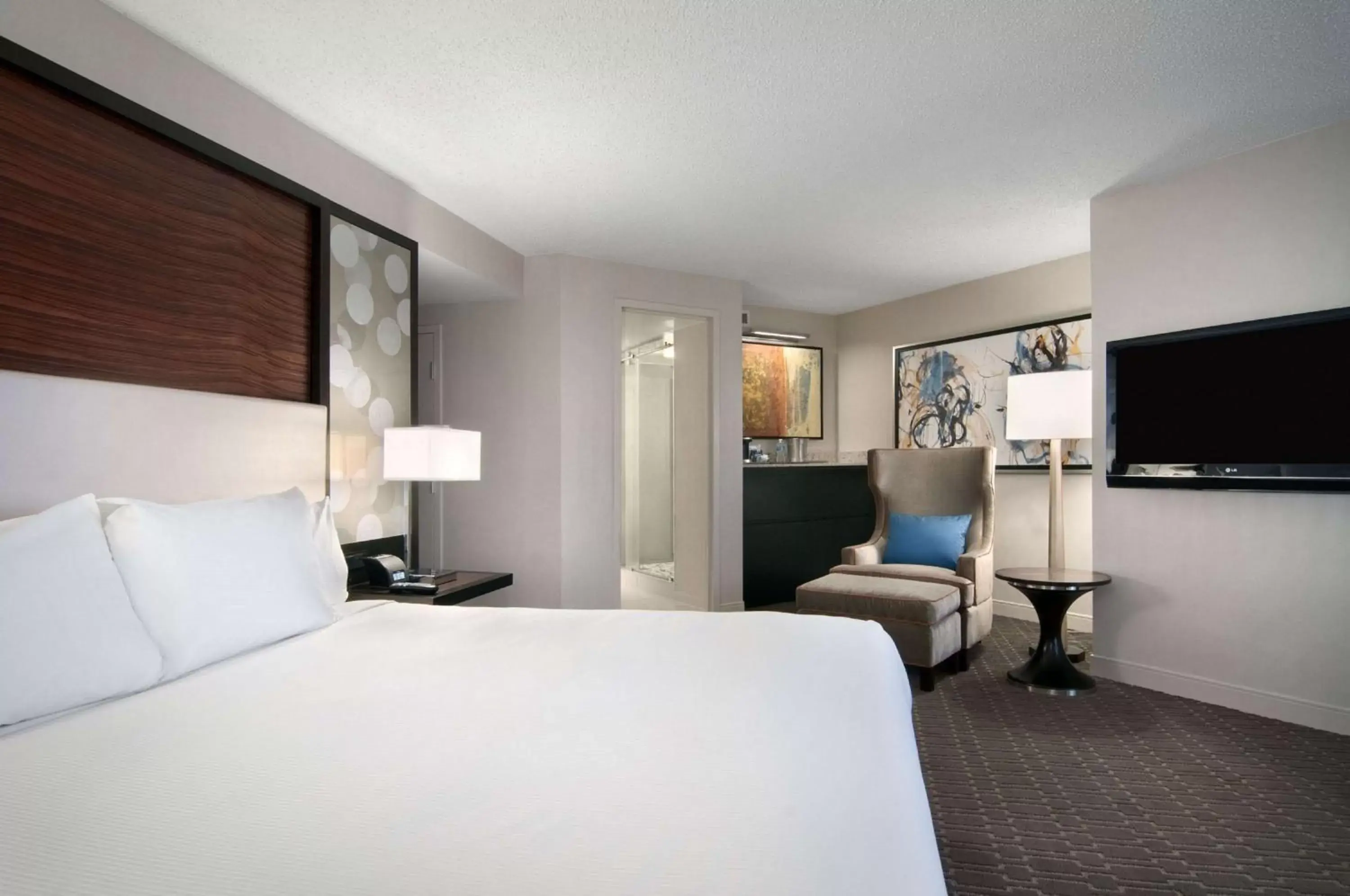 Bedroom, Bed in Hilton Atlanta Airport