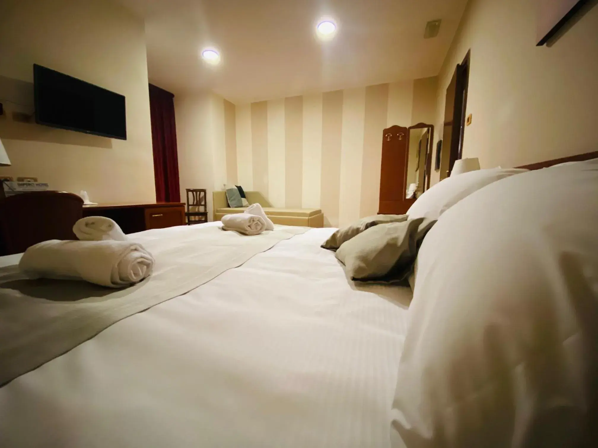 Quadruple Room in Impero Hotel Beauty & Spa - Bike Hotel Quadruple Room in Impero Hotel Beauty & Spa - Bike Hotel