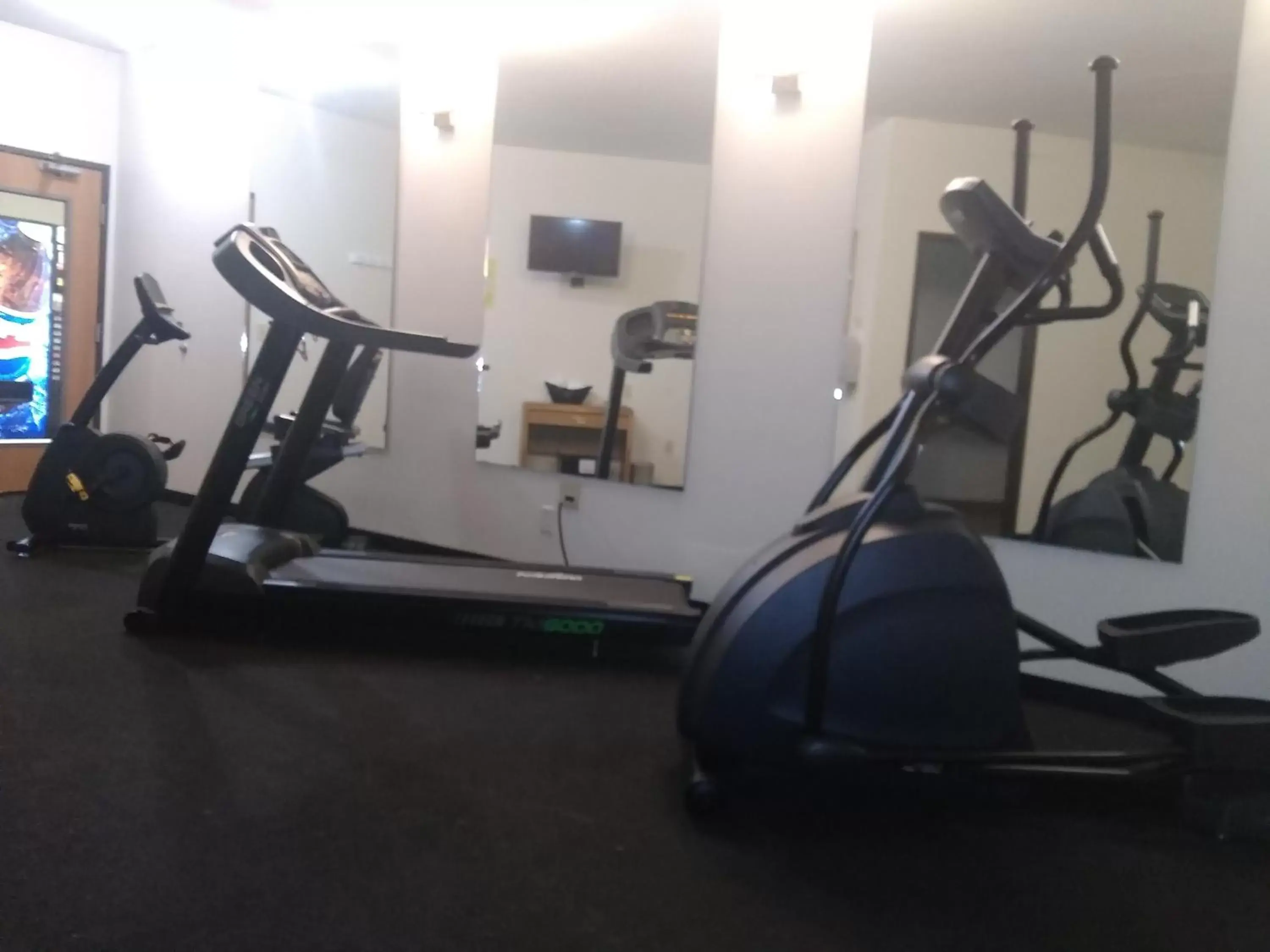 Fitness centre/facilities in Super 8 by Wyndham Grove City Fitness centre/facilities in Super 8 by Wyndham Grove City