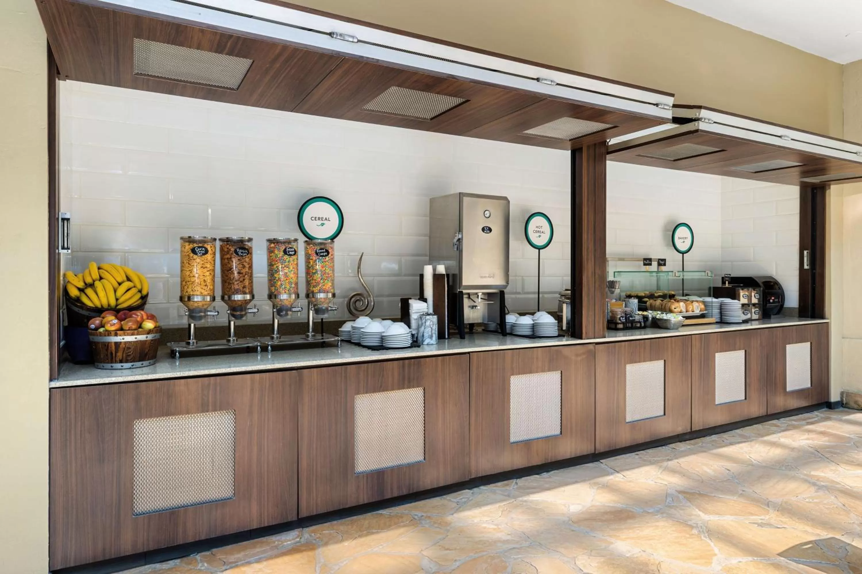 Breakfast in Embassy Suites by Hilton Los Angeles International Airport South