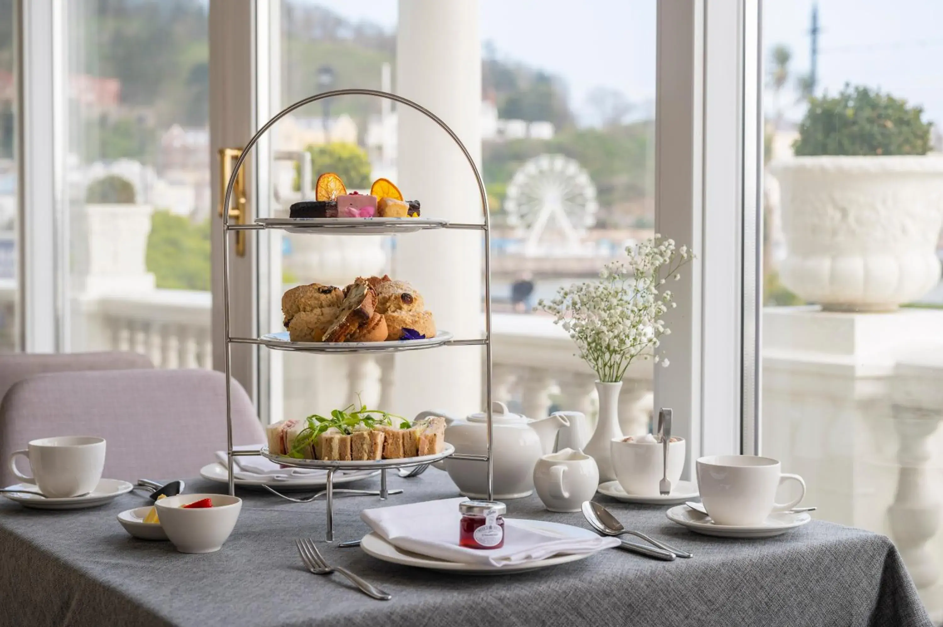 Restaurant/places to eat in St George's Hotel - Llandudno Restaurant/places to eat in St George's Hotel - Llandudno