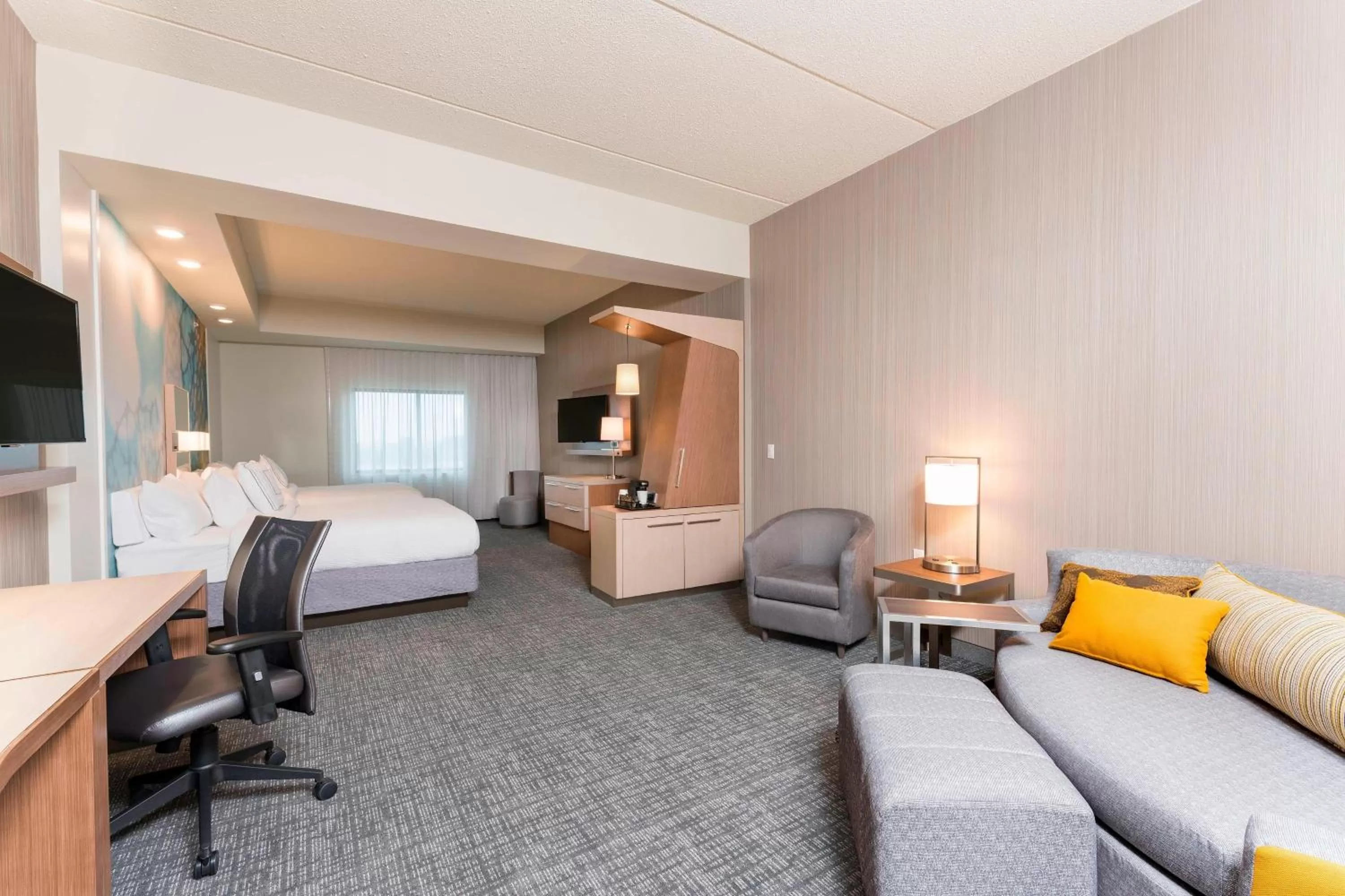 Photo of the whole room, Bed in Courtyard by Marriott Mt. Pleasant at Central Michigan University