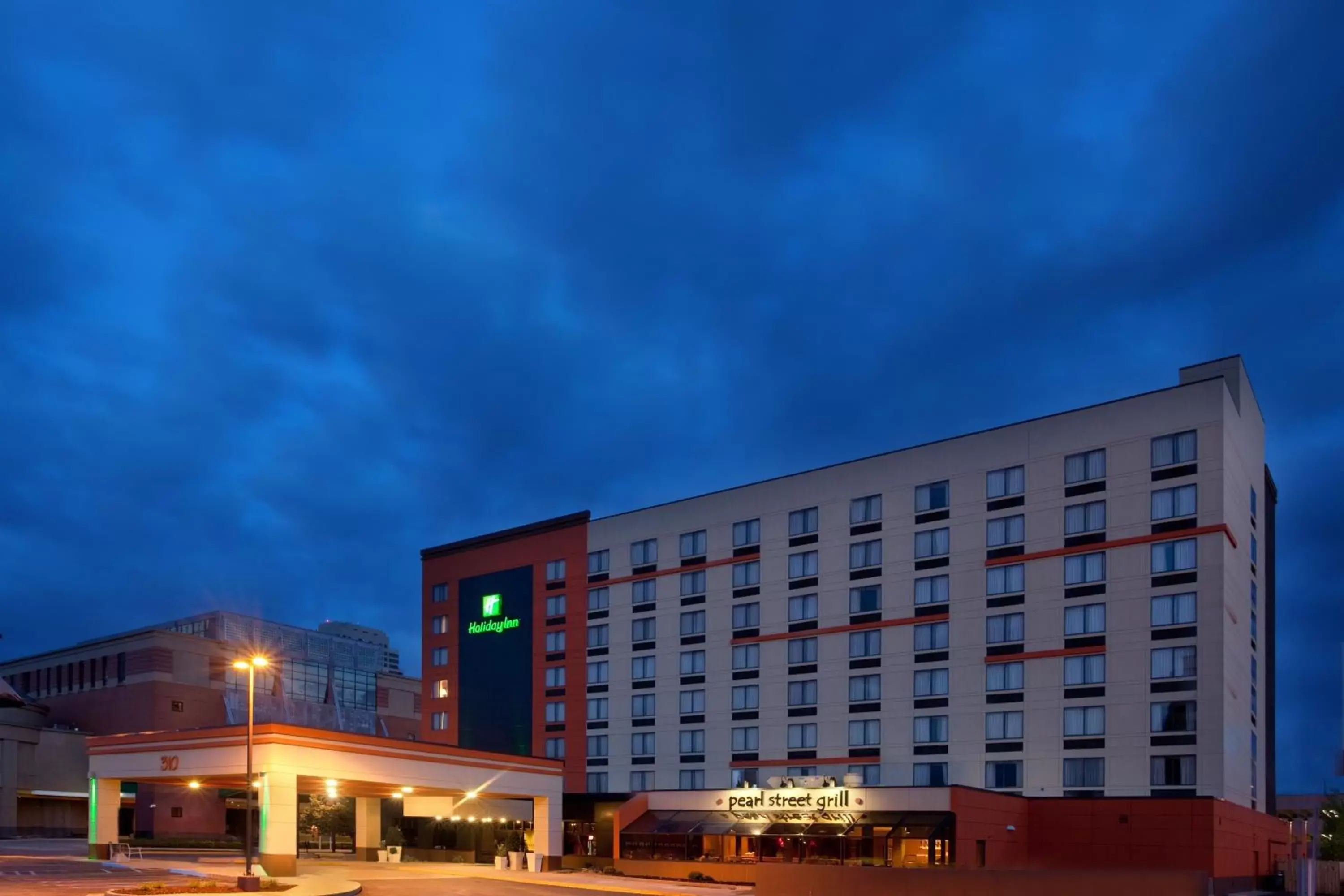 Property Building in Holiday Inn Grand Rapids Downtown, an IHG Hotel