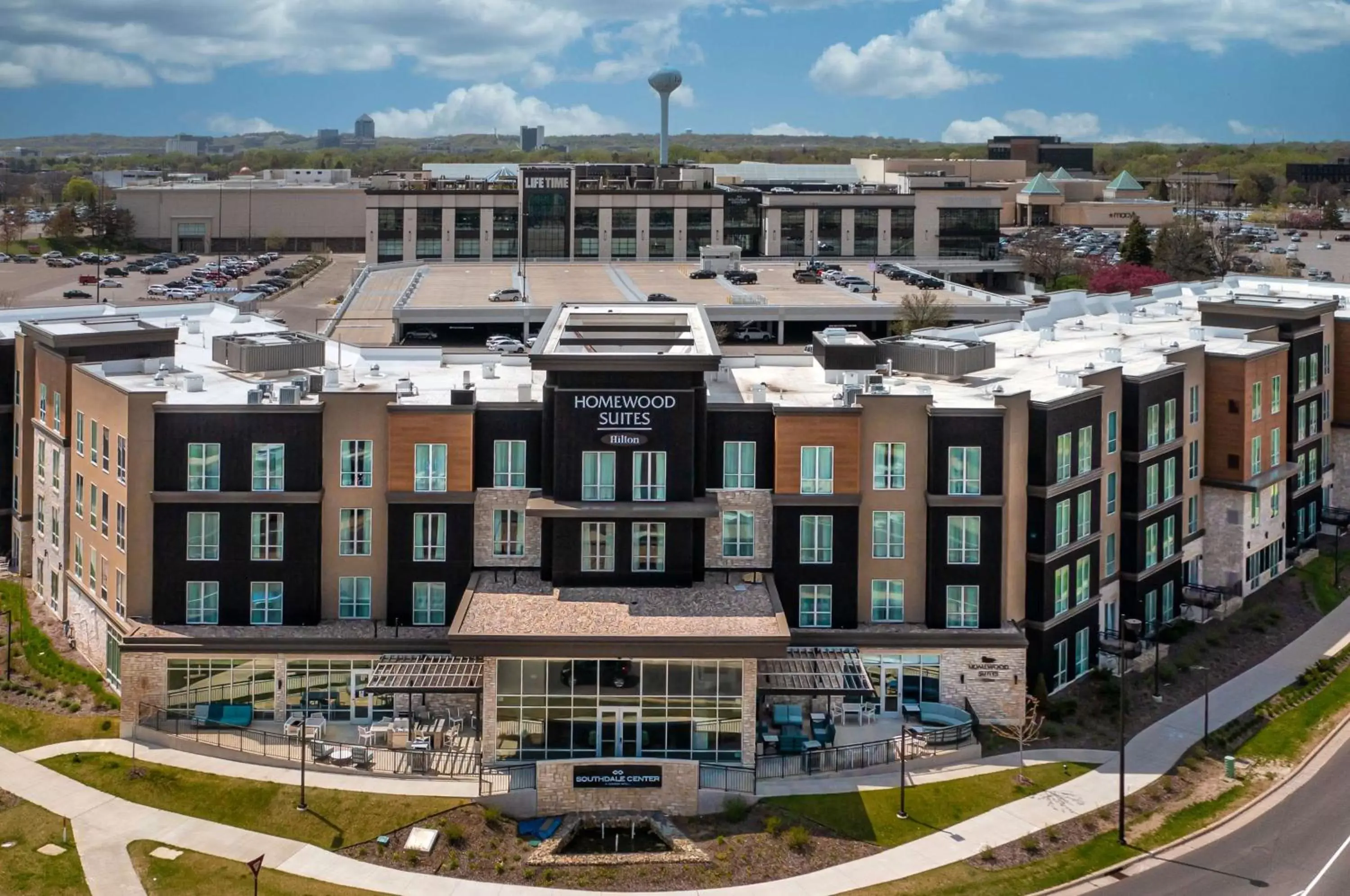 Patio, Property Building in Homewood Suites By Hilton Edina Minneapolis