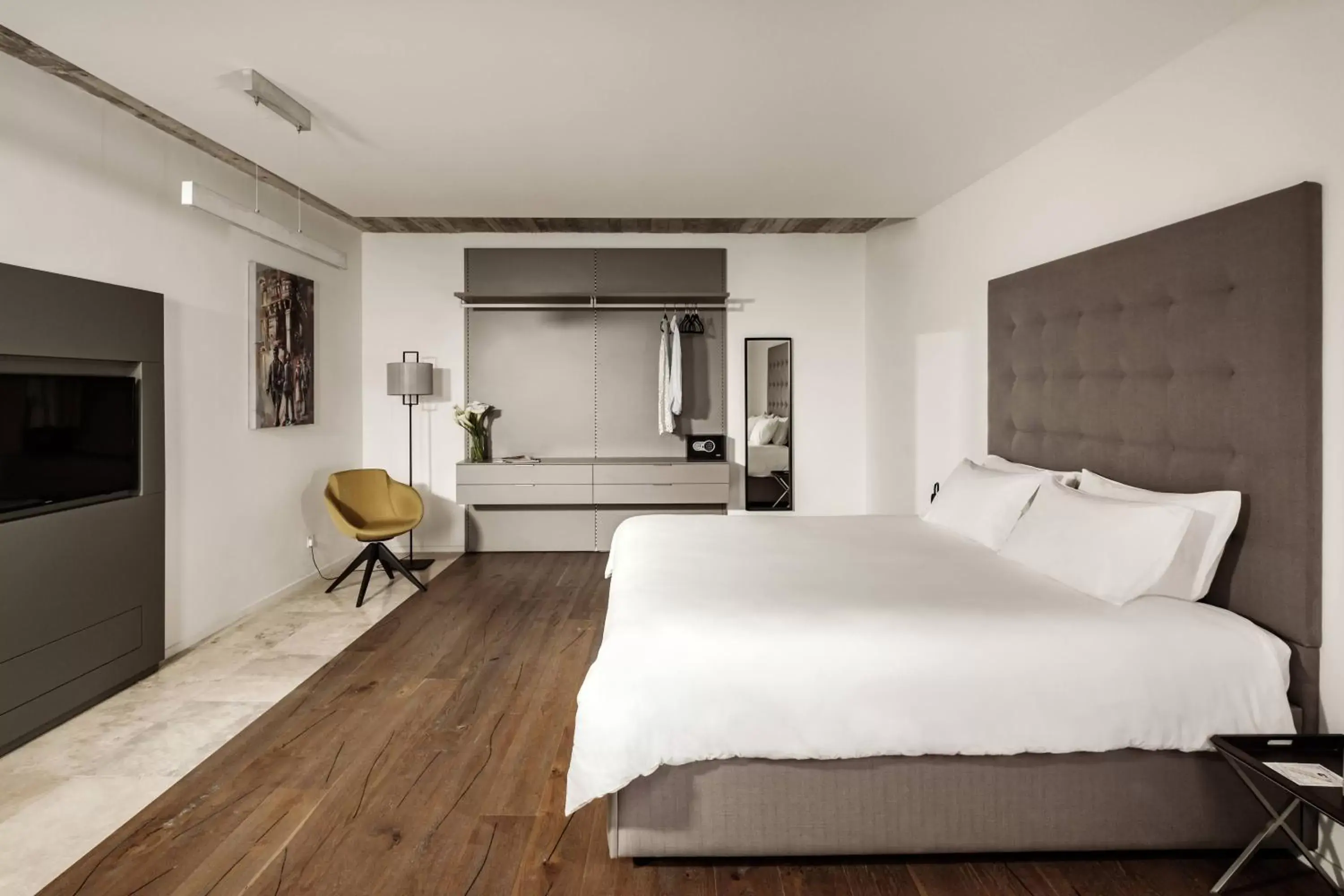 Bed in 19 ROOMS Bed in 19 ROOMS