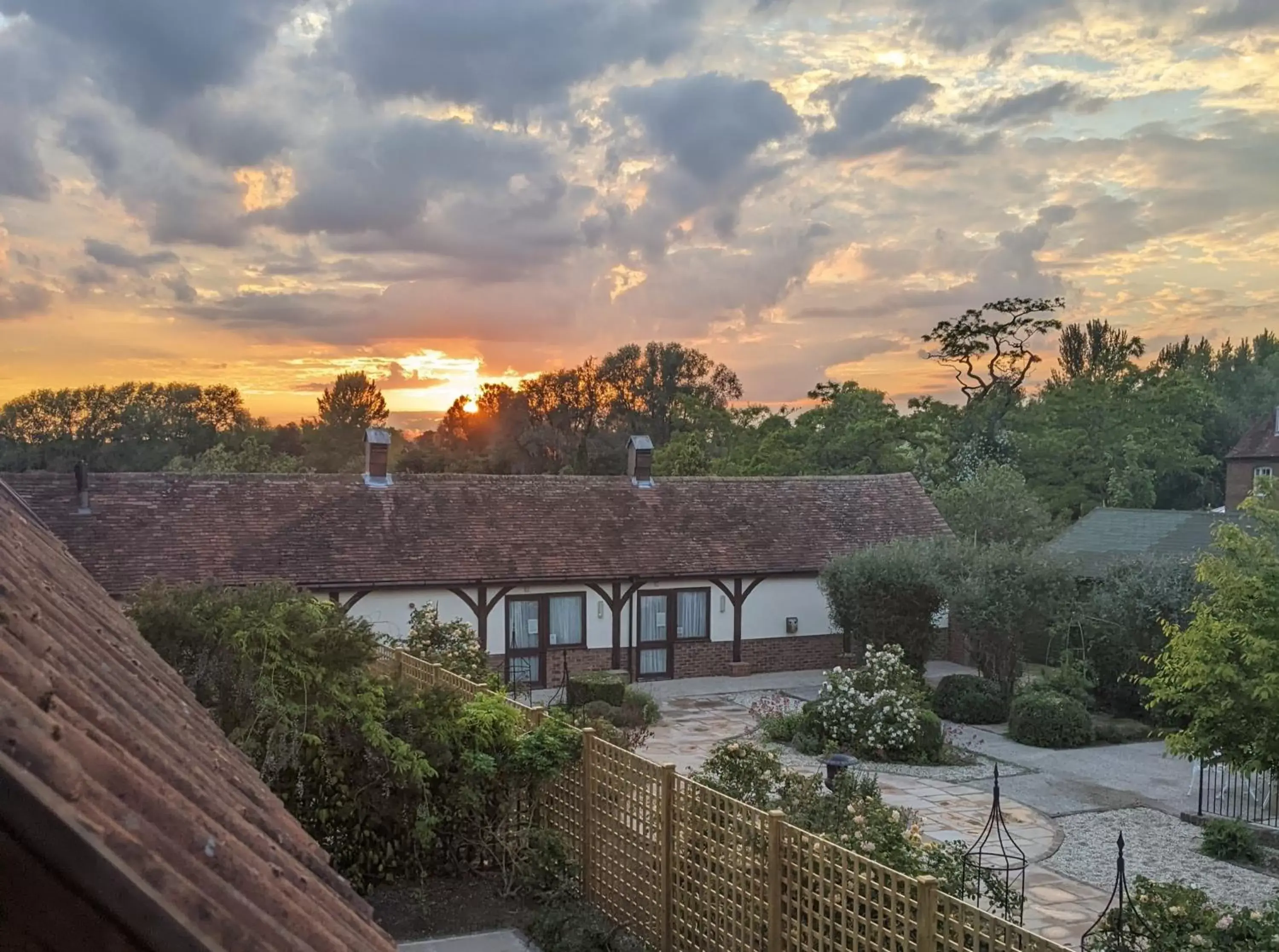 Inner courtyard view in Kingfisher Barn B&B