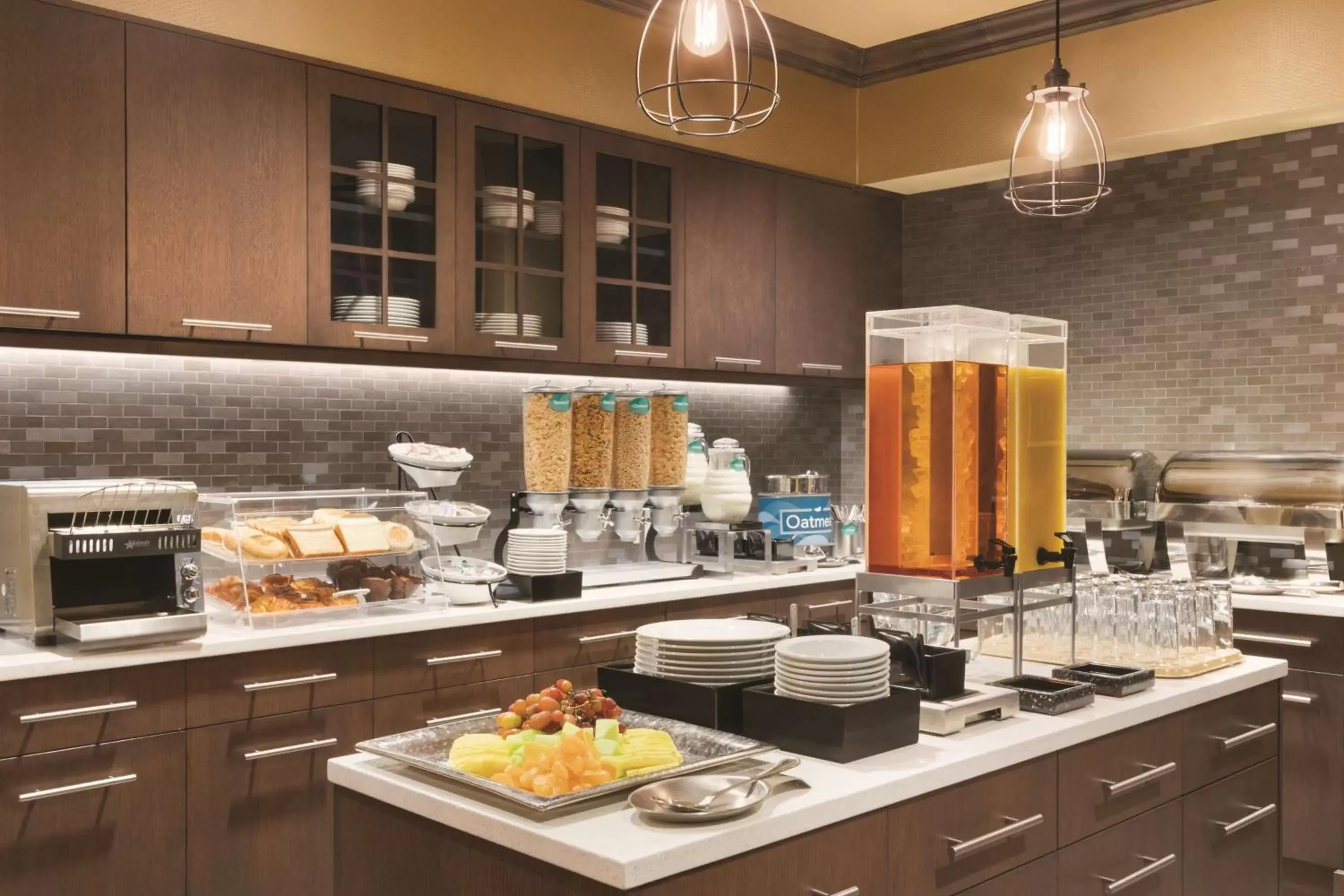 Breakfast, Kitchen/Kitchenette in Homewood Suites by Hilton Calgary Downtown