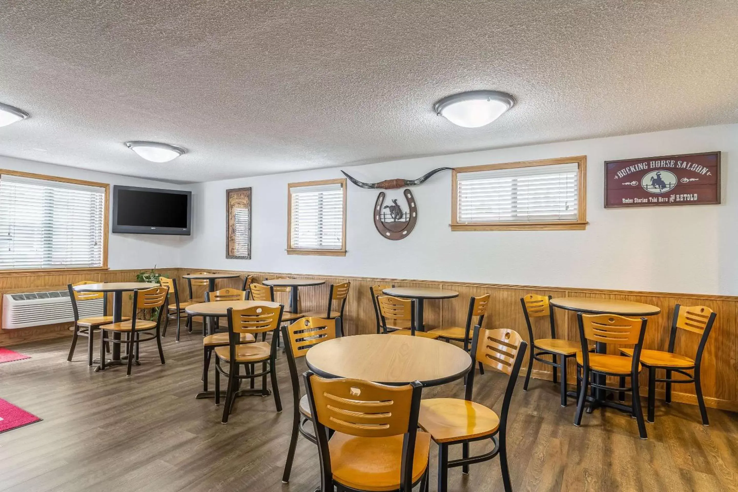 Restaurant/Places to Eat in Econo Lodge Miles City