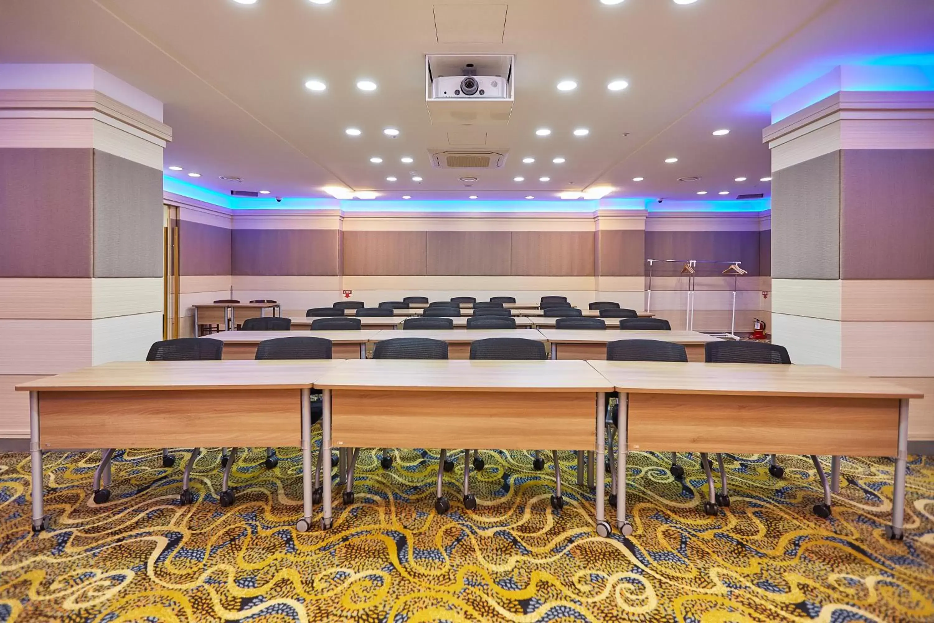 Meeting/conference room in Towerhill Hotel