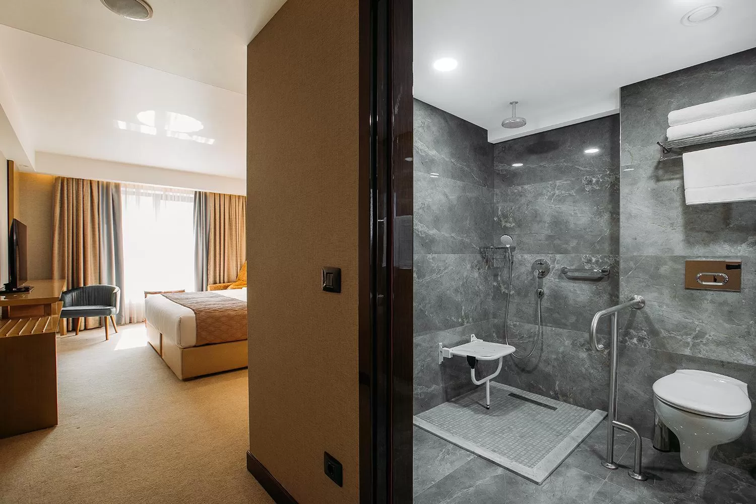 Bathroom in Marjan Plaza Hotel