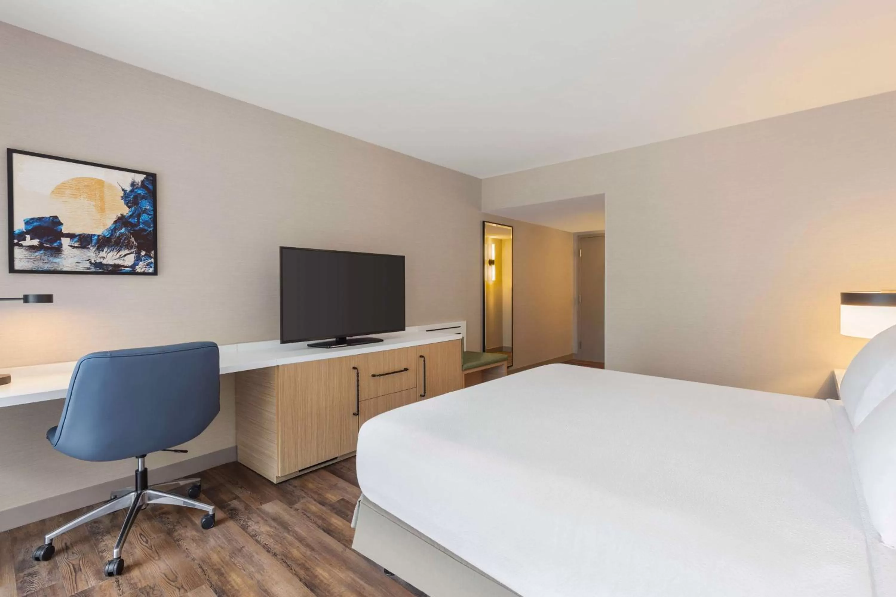 Bedroom, Bed in Hilton Garden Inn Monterey