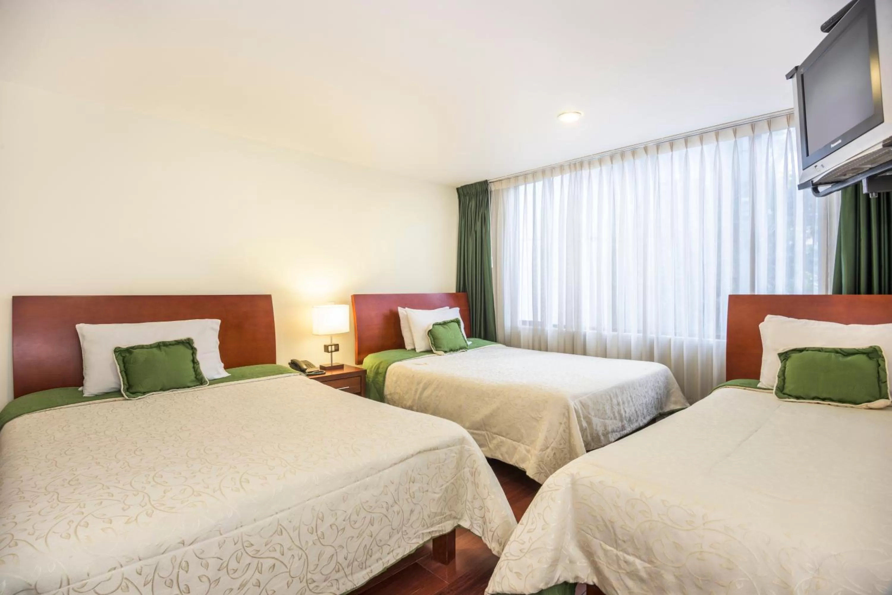 Bathroom, Bed in Hotel Portofino