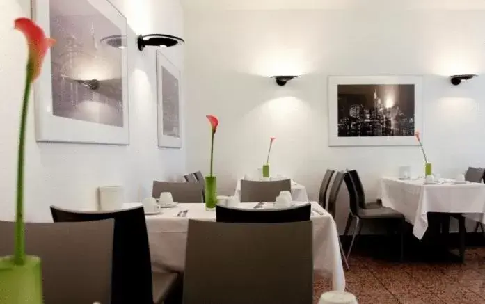 Restaurant/Places to Eat in Hotel Topas Frankfurt City