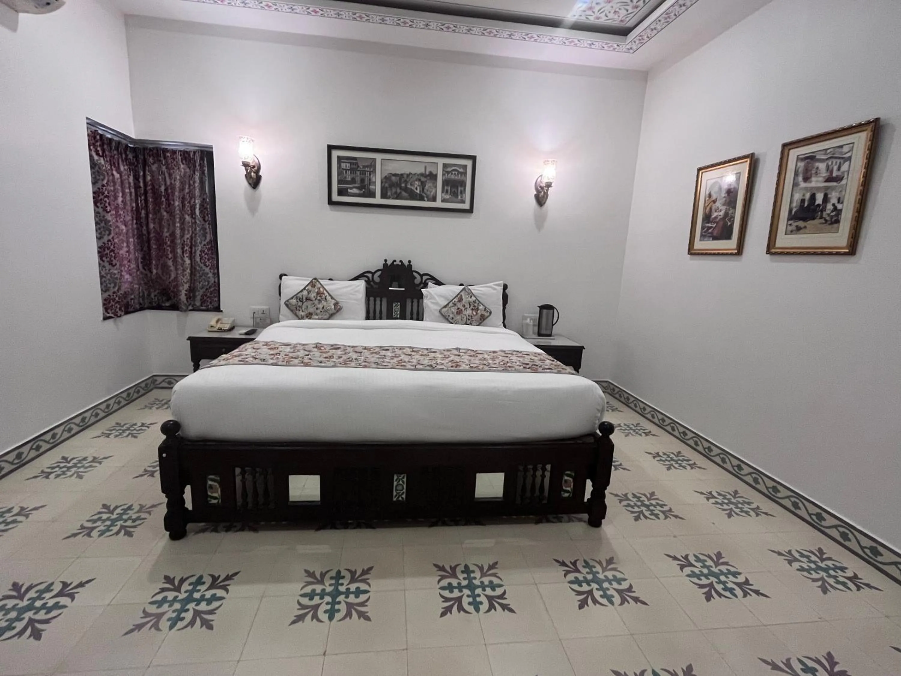 Bedroom, Bed in Ratnawali – A Vegetarian Heritage Hotel