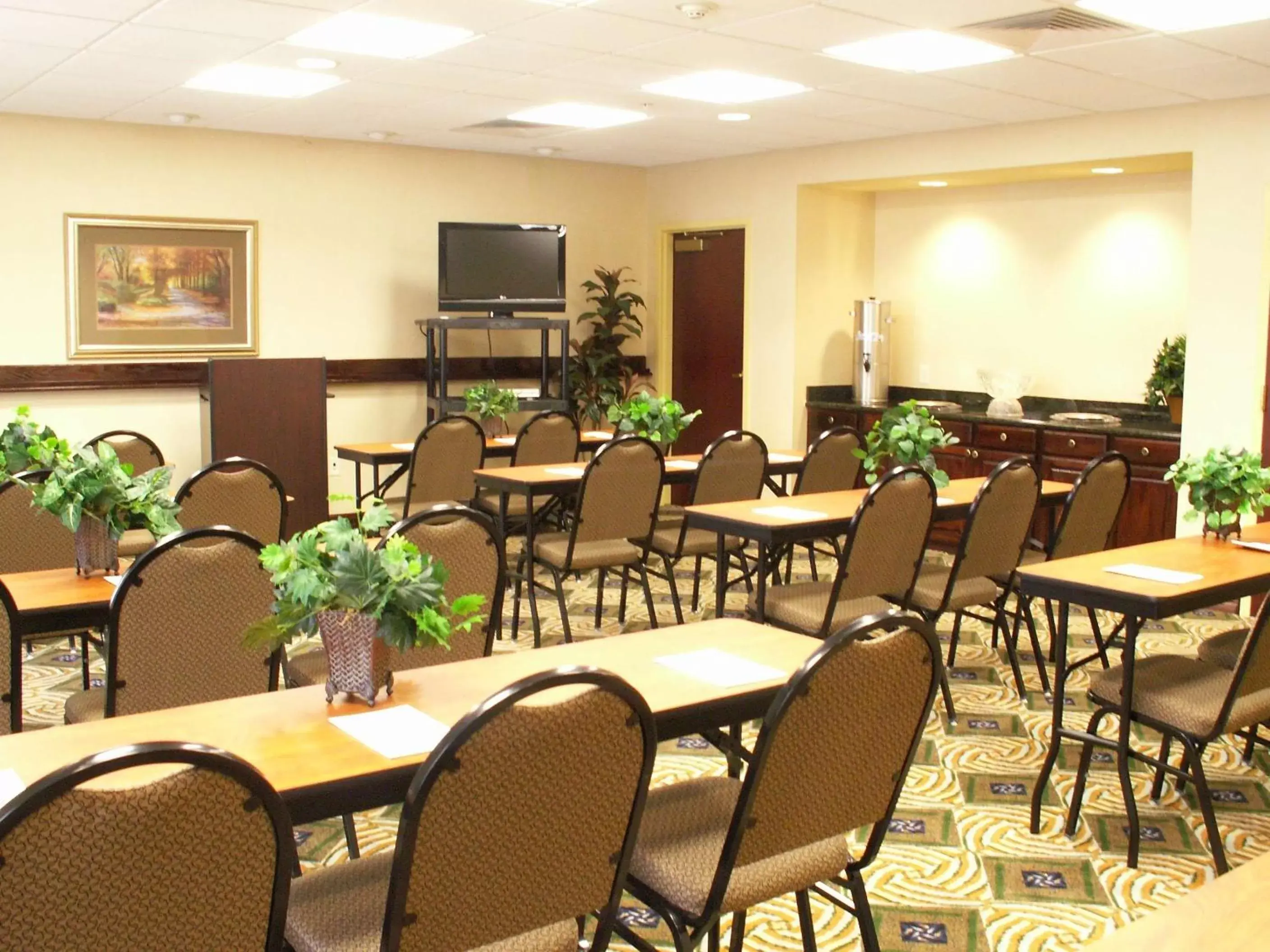 Meeting/conference room, Restaurant/Places to Eat in Hampton Inn & Suites Natchez