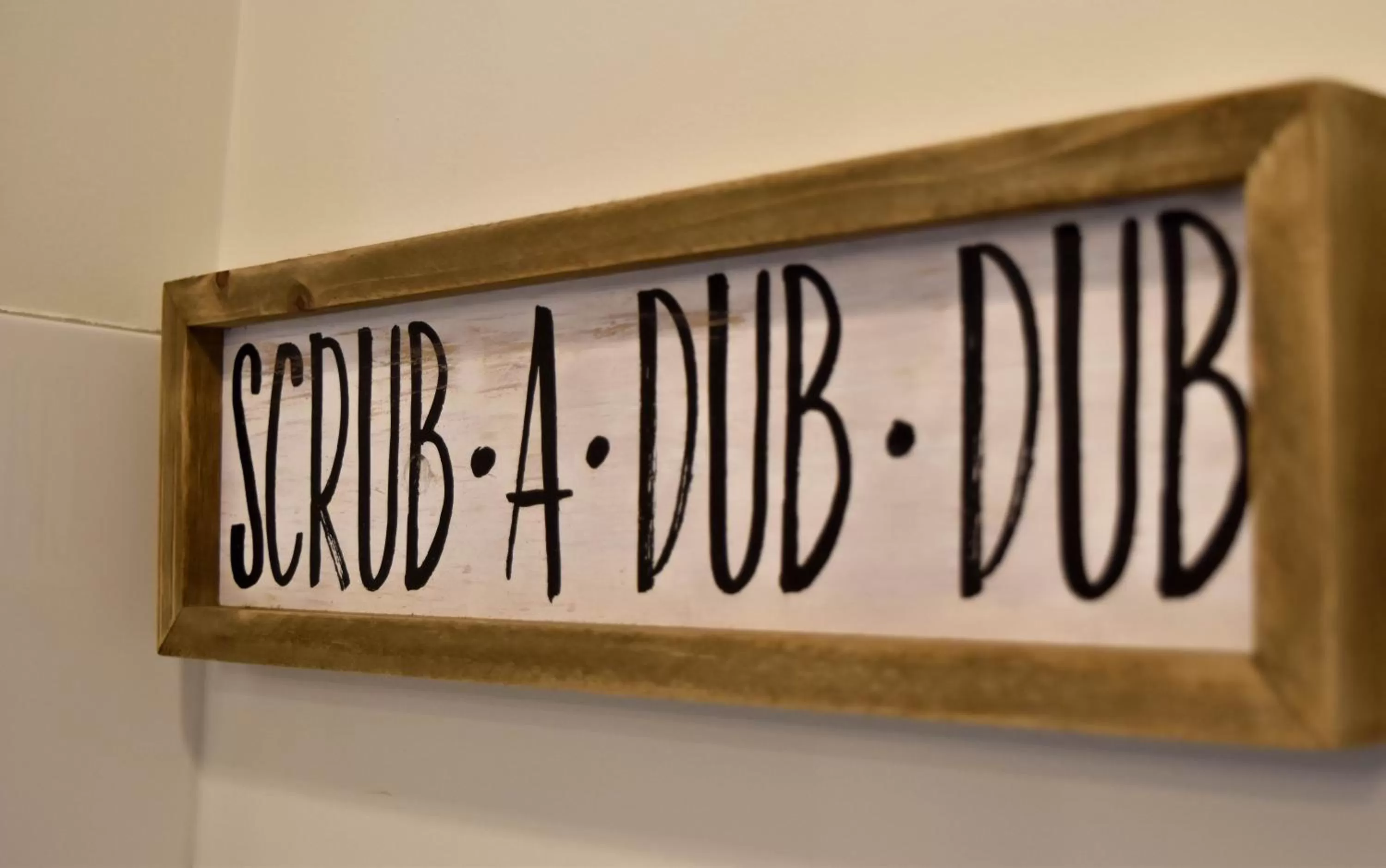 Decorative detail in Bramblebank Cottages