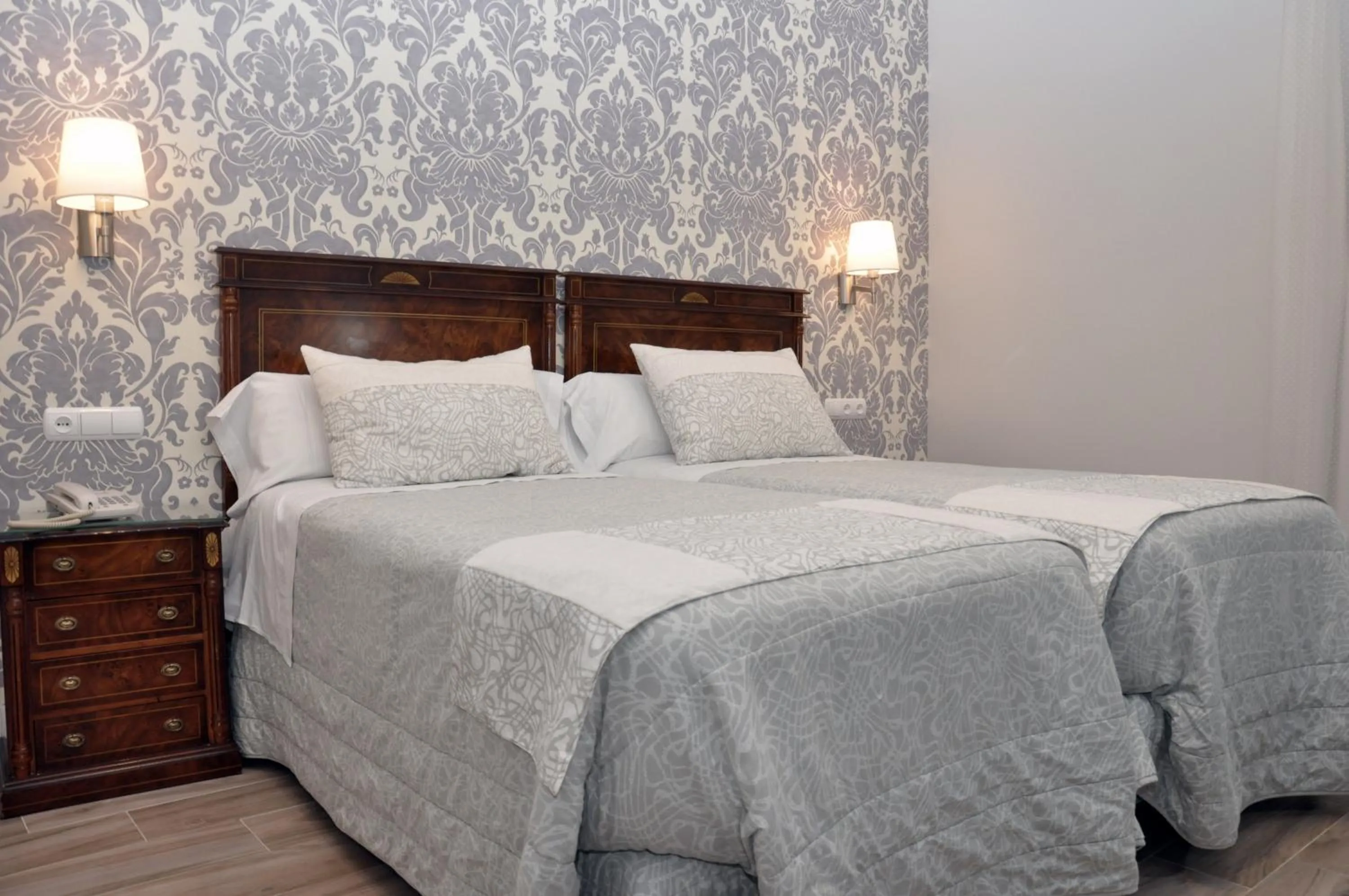 Bedroom, Bed in Hotel Selu