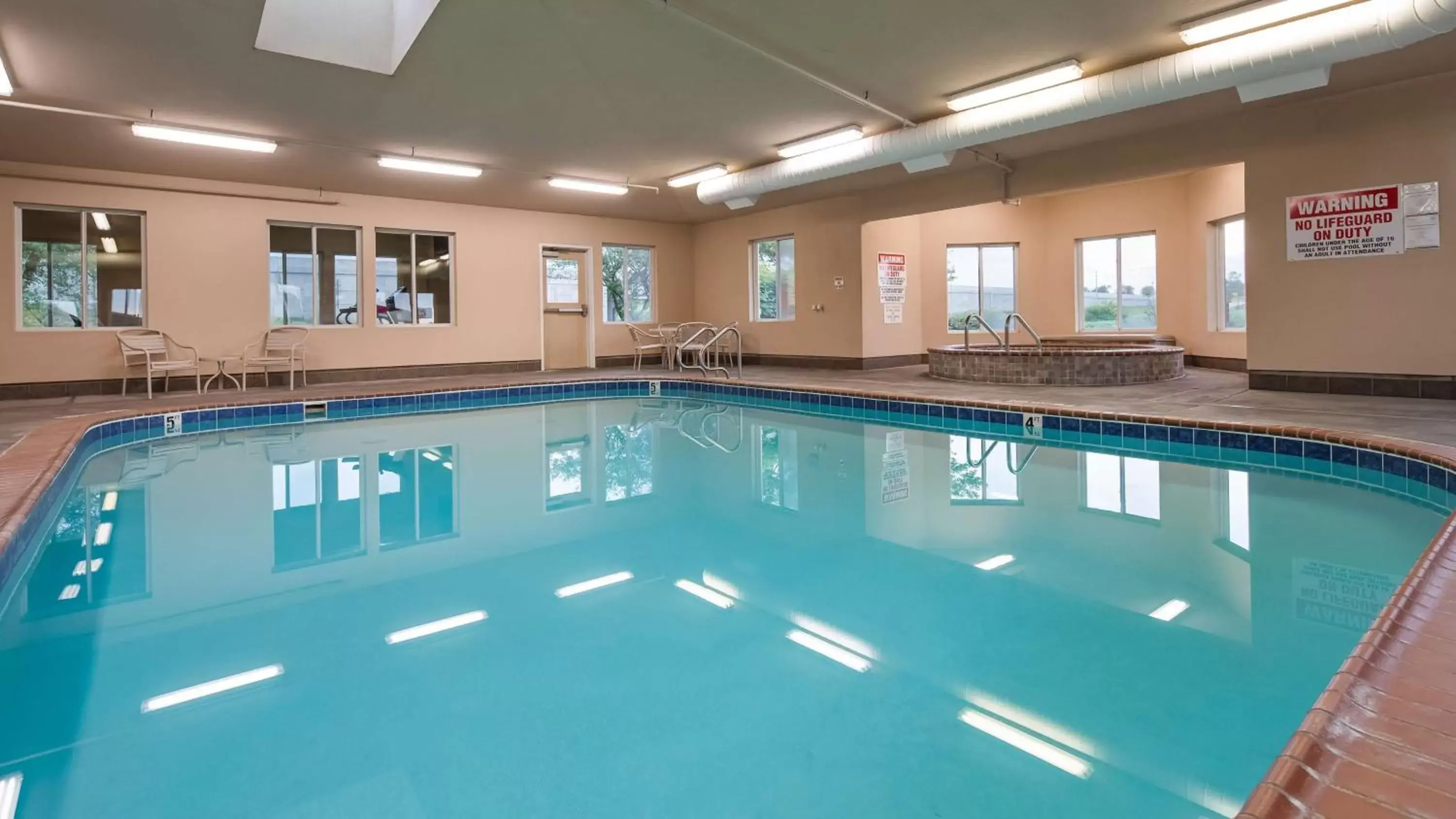 On site, Swimming Pool in Best Western Nebraska City Inn