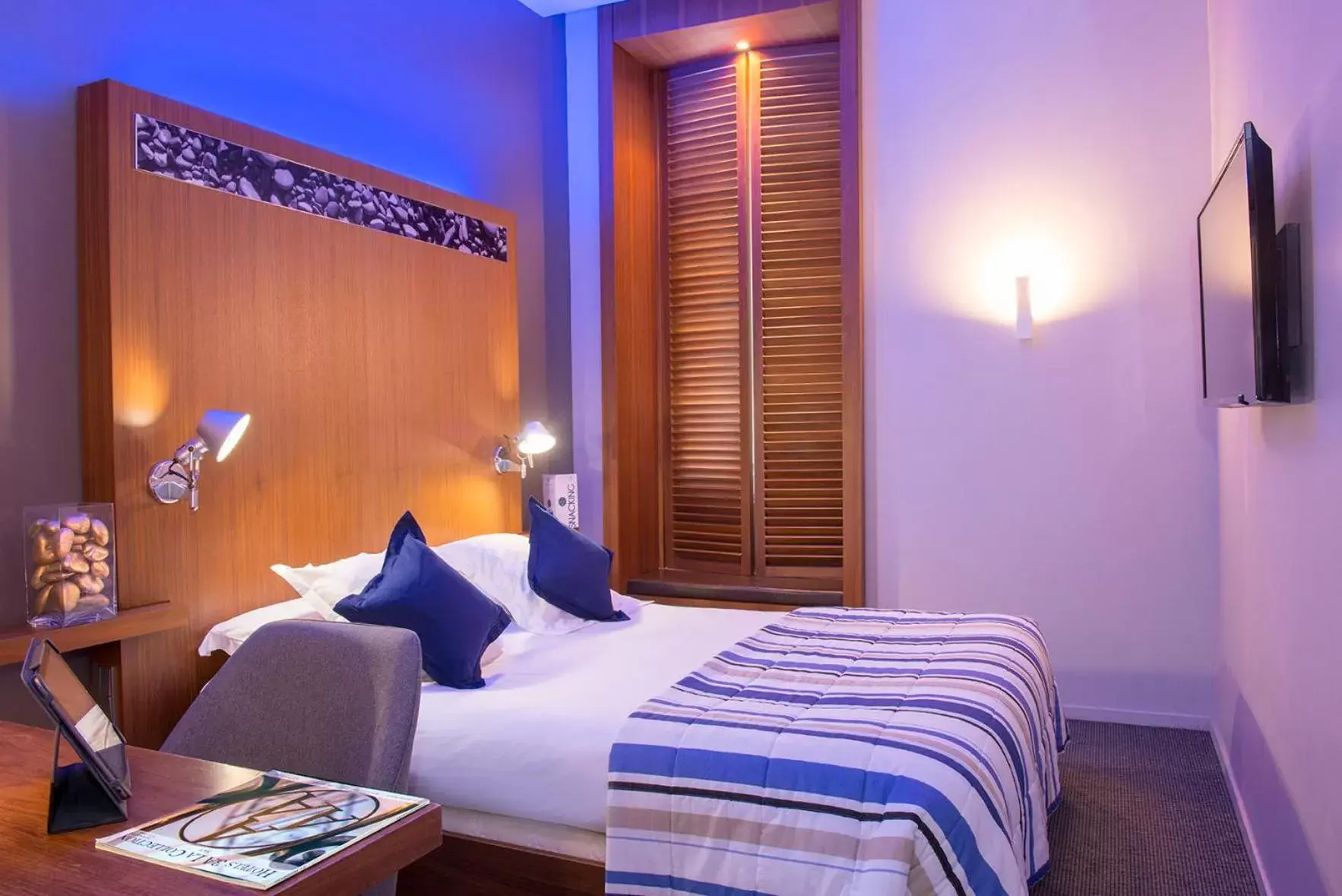 Bed in Hotel Beau Rivage Bed in Hotel Beau Rivage