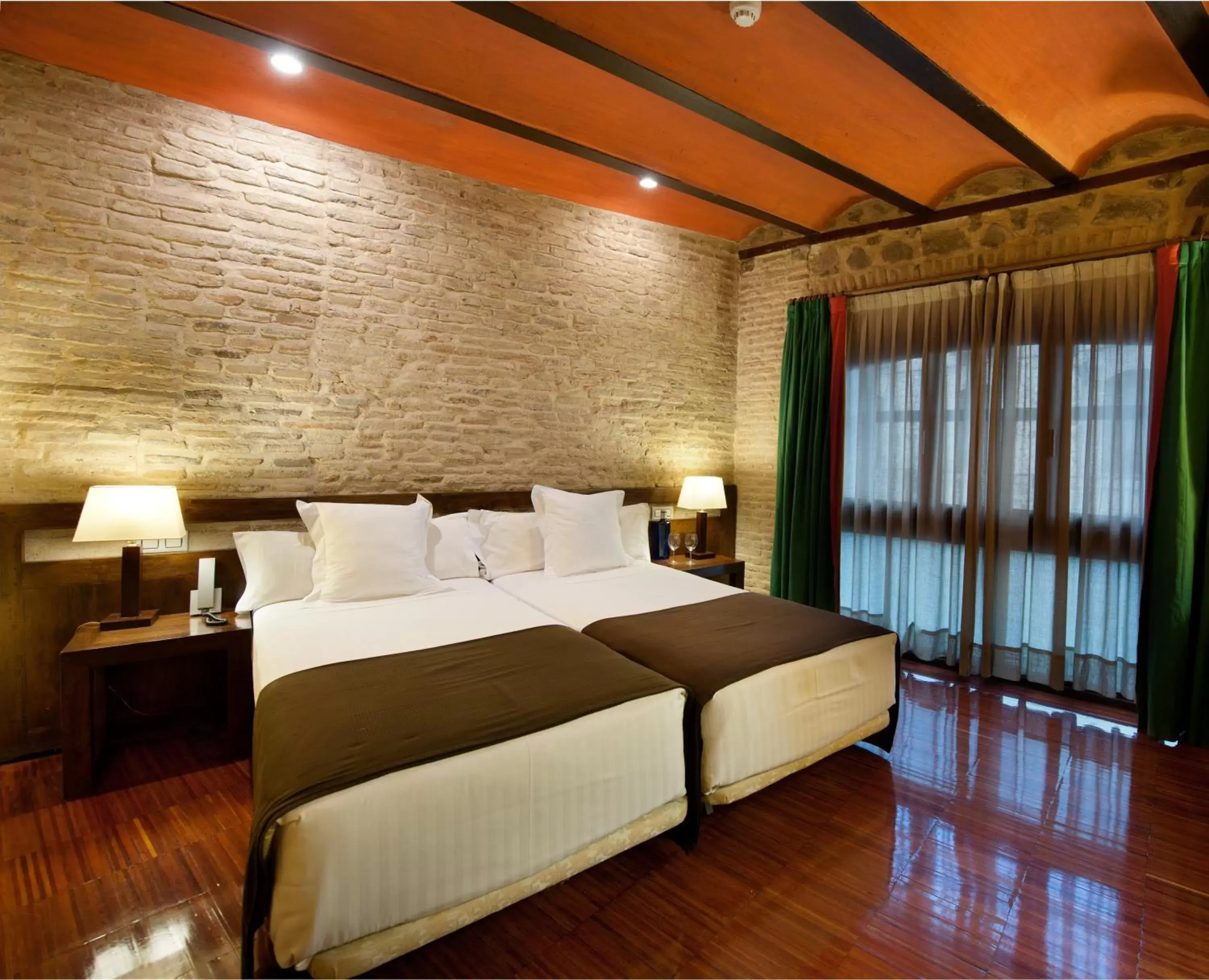 Photo of the whole room, Bed in Abad Toledo