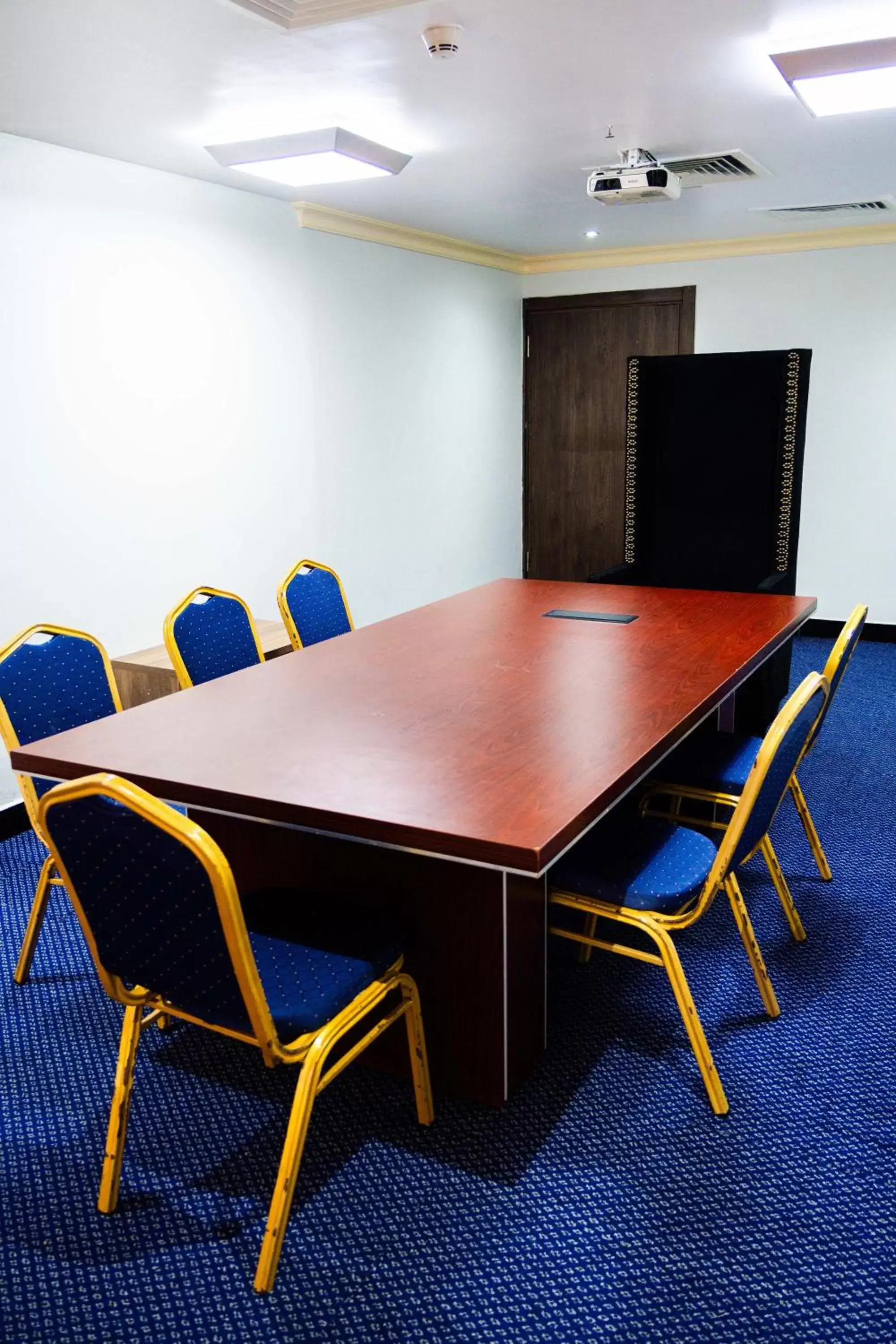 Meeting/conference room in Golden Tulip Dar Es Salaam City Center Hotel