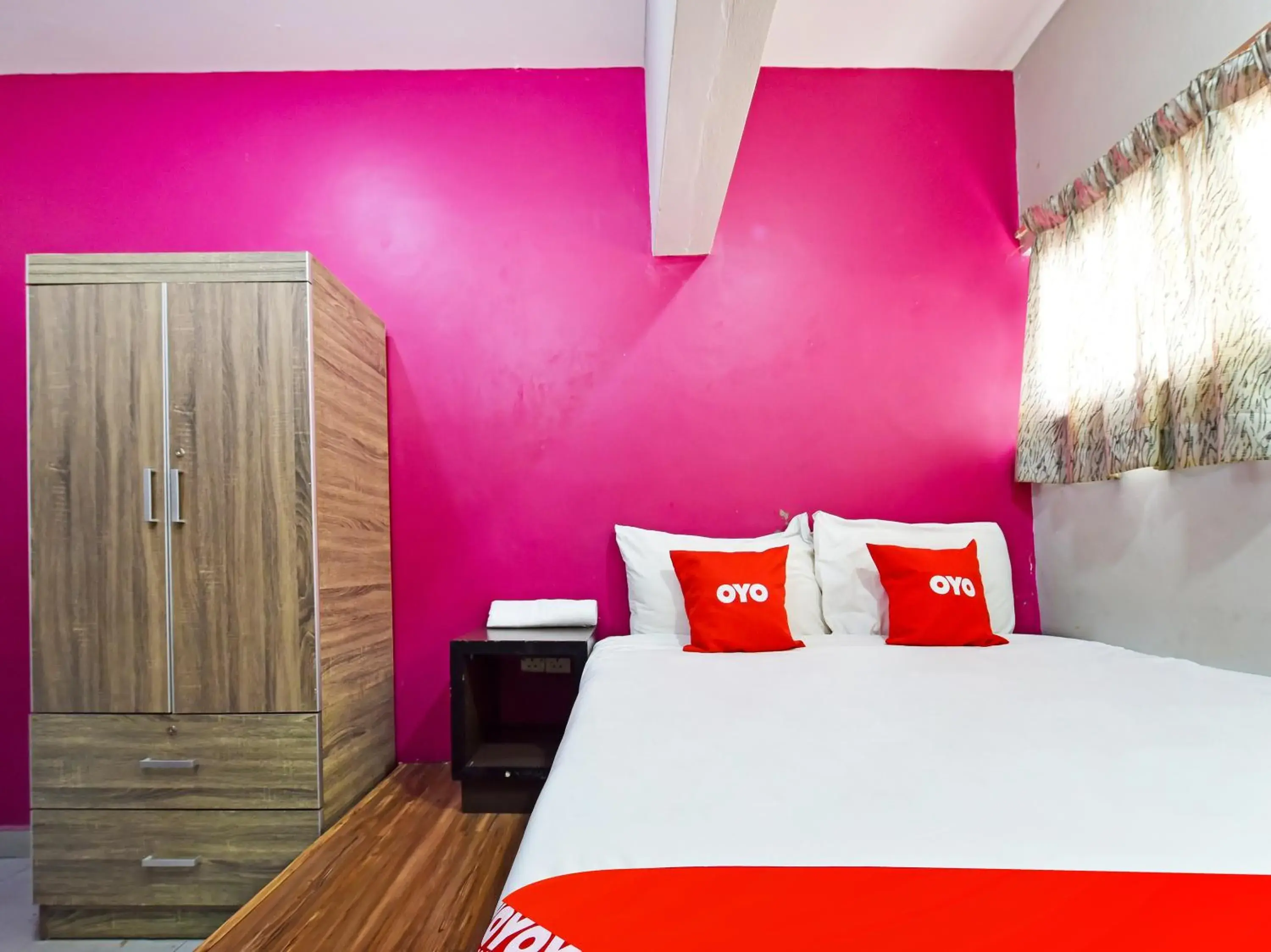 Bedroom, Bed in OYO 90138 Hotel Elwarda Klcity