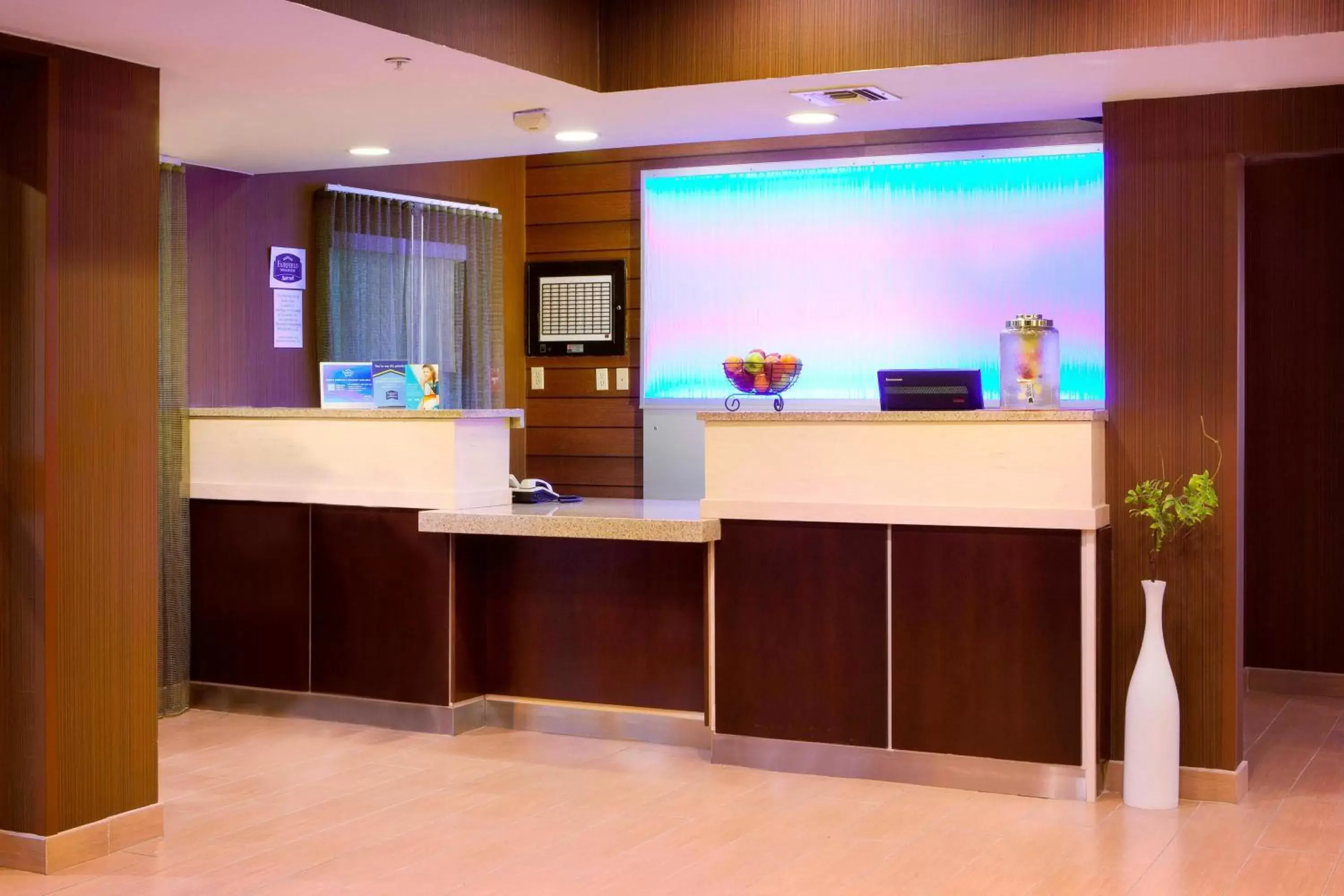 Lobby or reception, Lobby/Reception in Fairfield Inn and Suites by Marriott Cincinnati Eastgate
