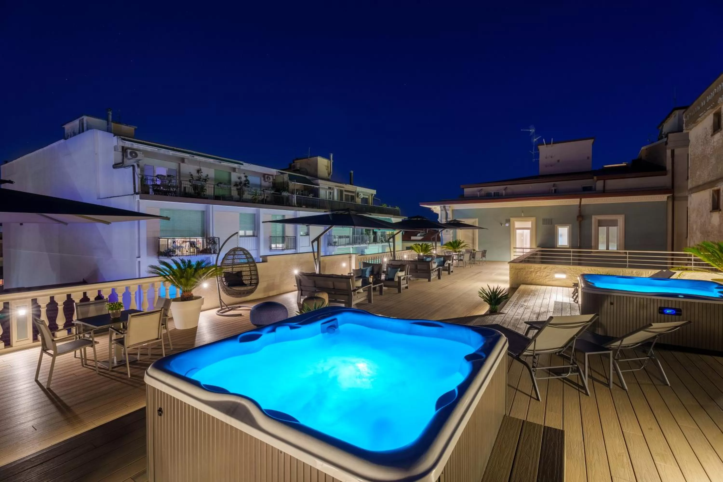 Hot Tub in Vi Suites