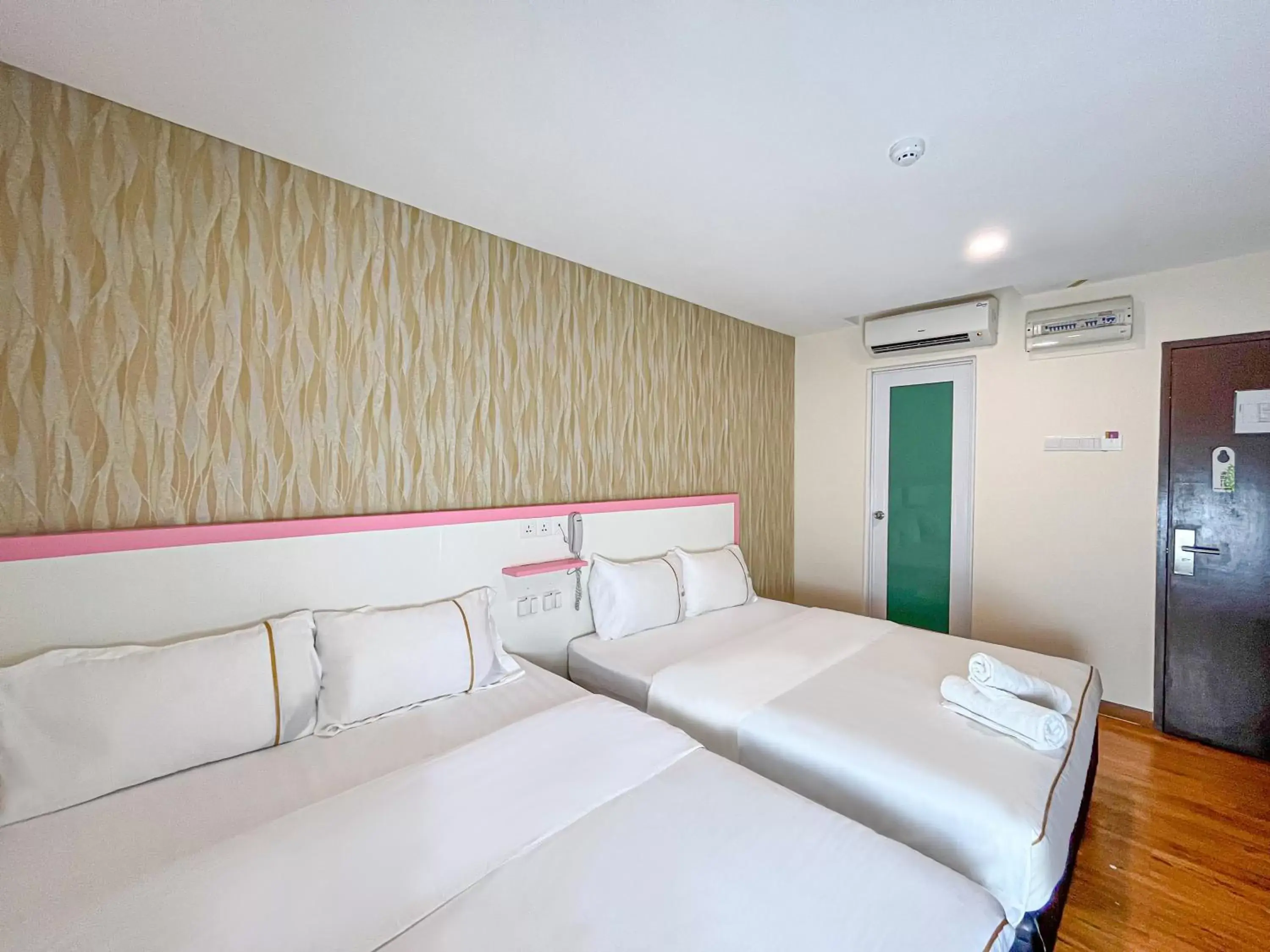 View (from property/room), Bed in MII Smile Hotel Penang