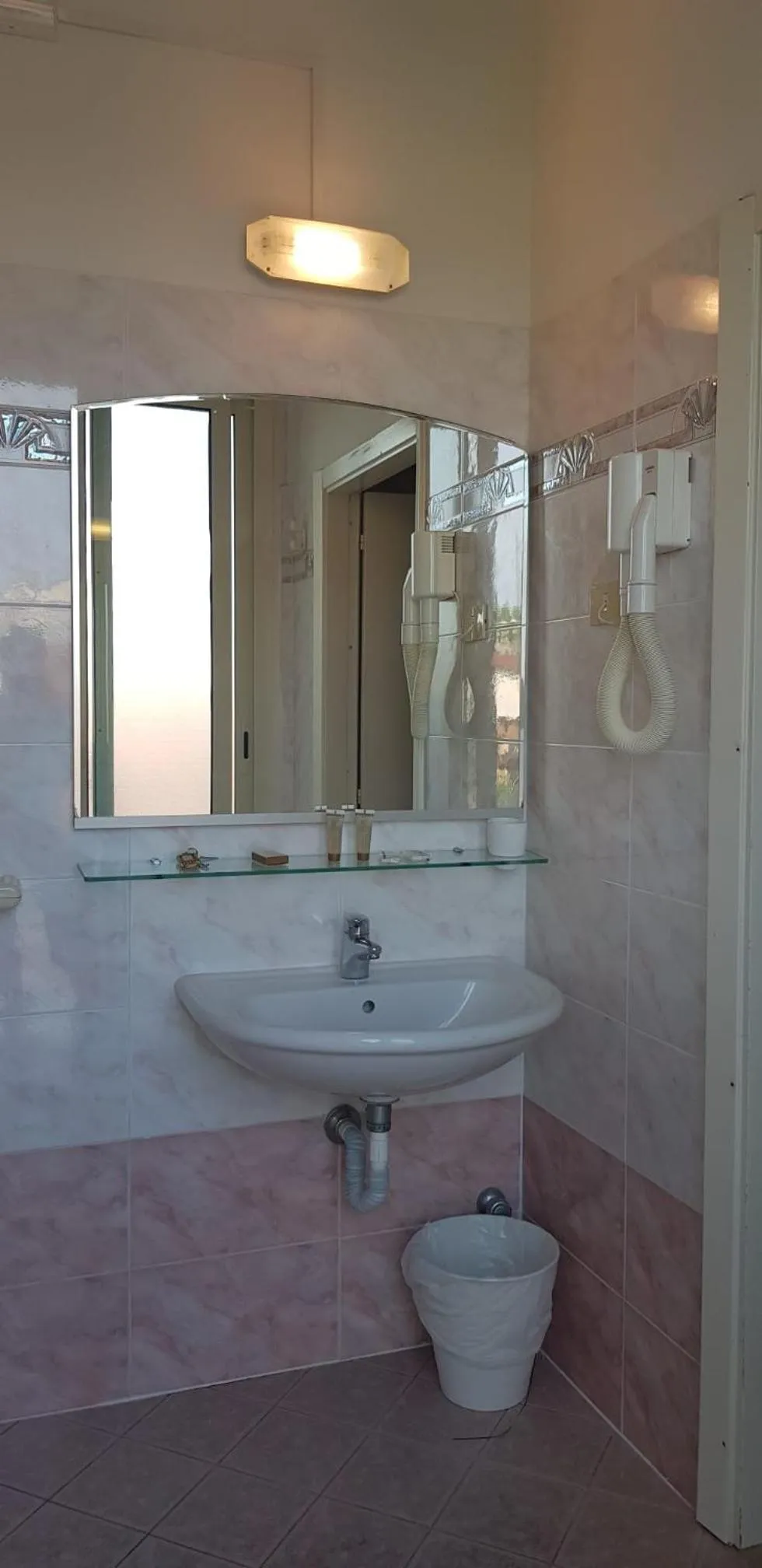 Bathroom in Hotel Britannia Rimini Marina centro