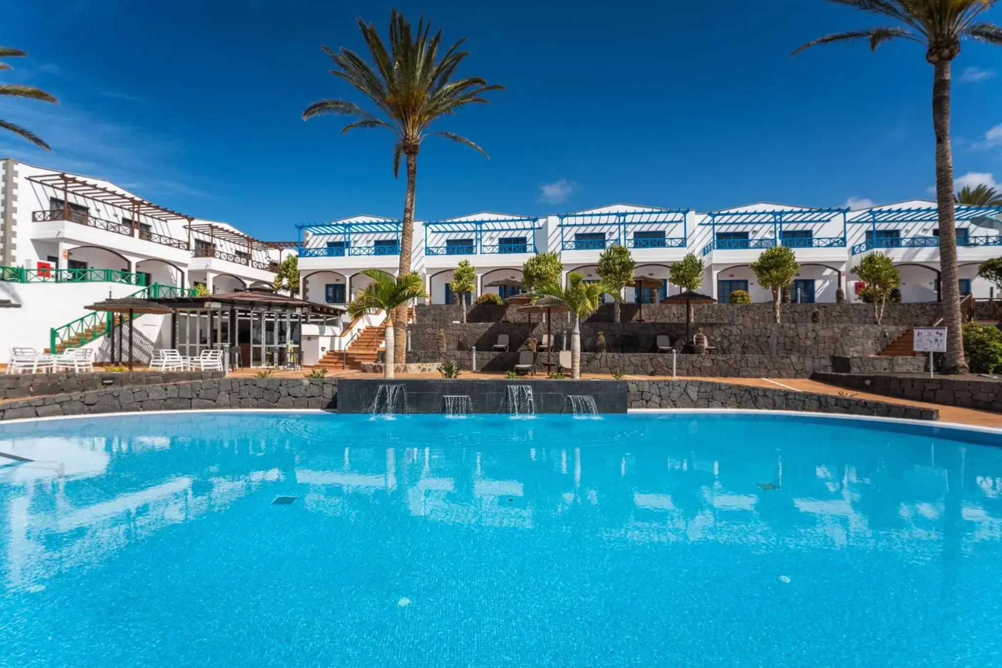 Swimming Pool in Hotel Mirador Papagayo by LIVVO