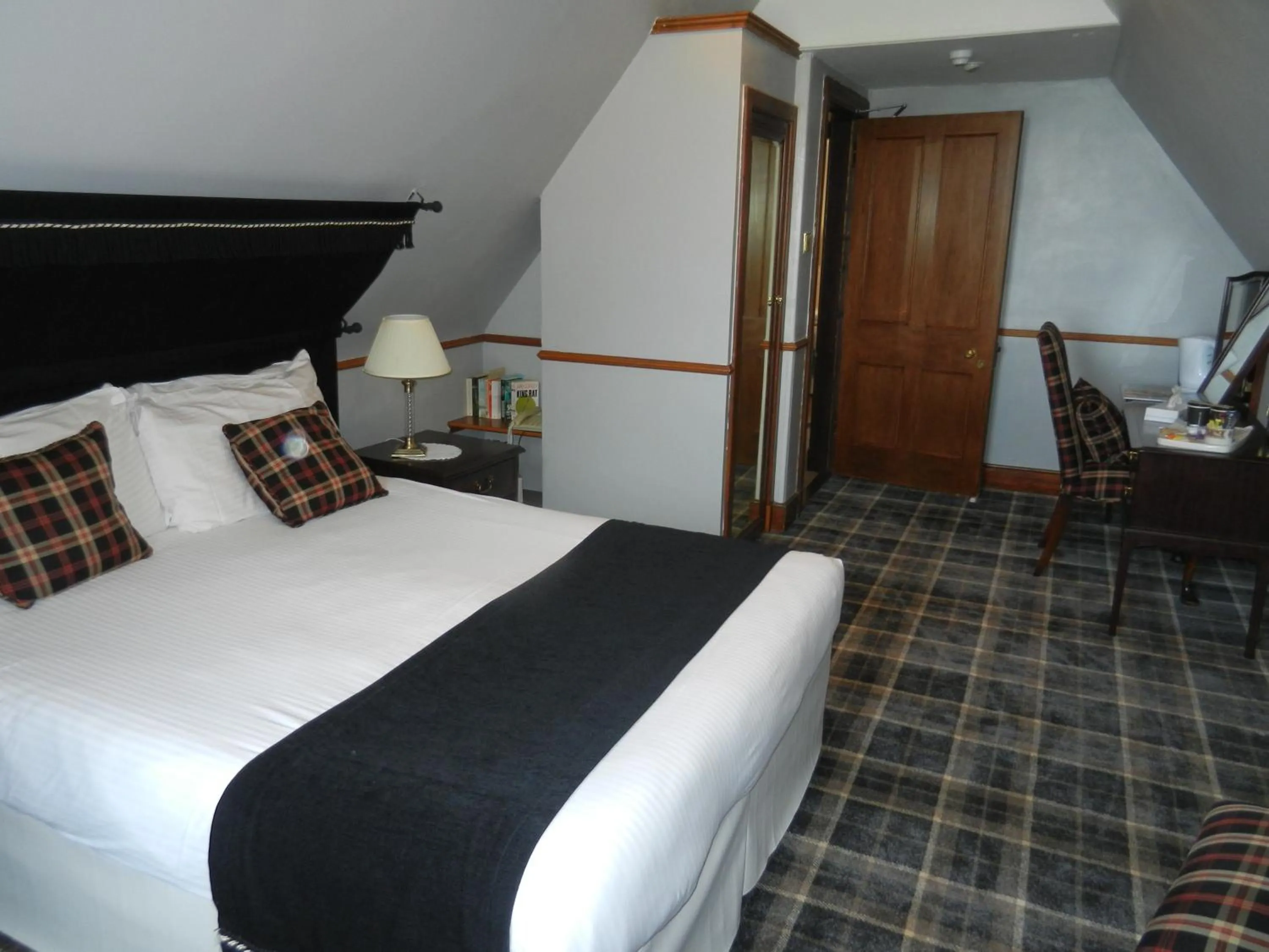 Bed in Mansfield Castle Hotel