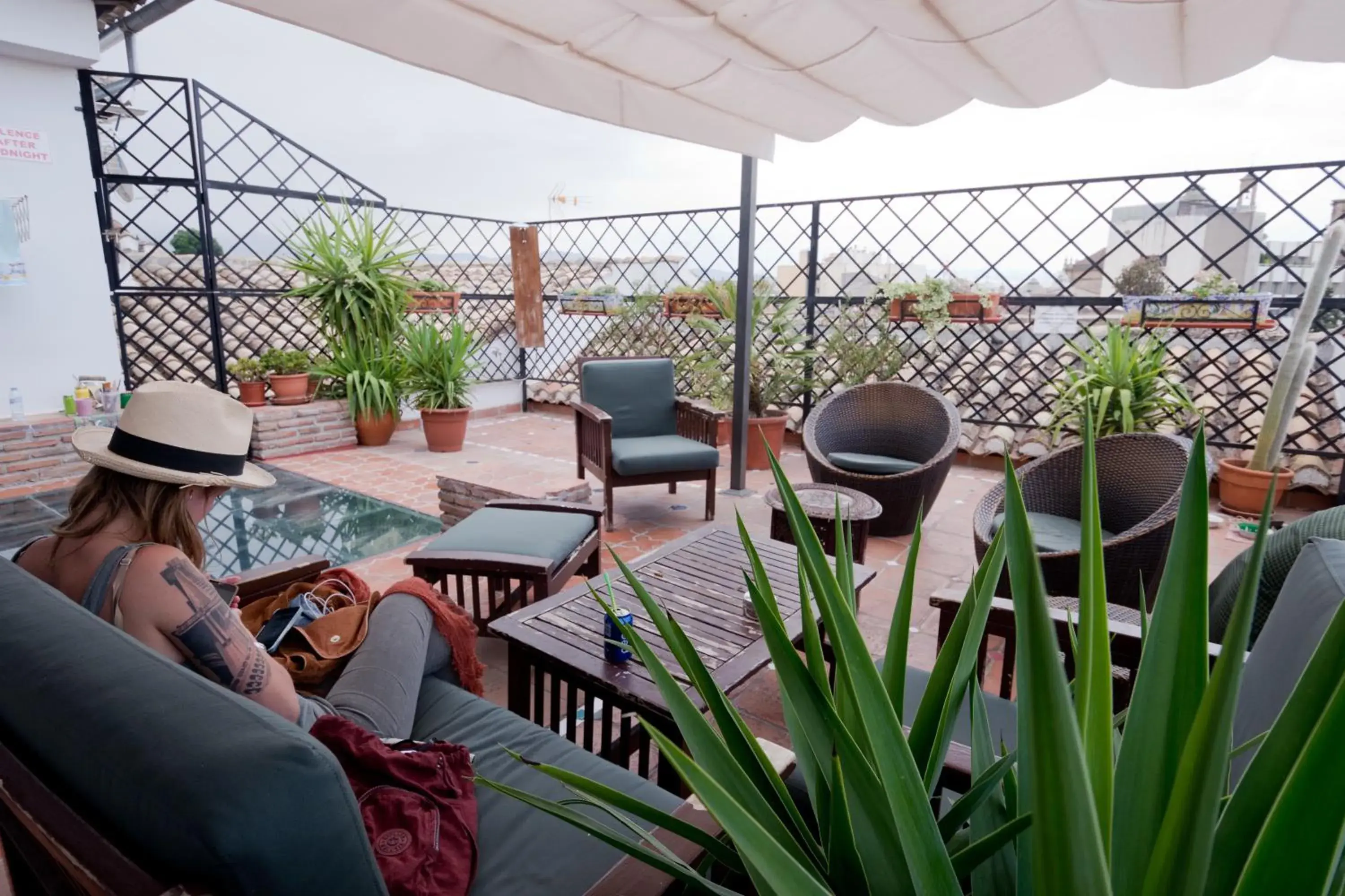 Balcony/Terrace in Oasis Backpackers' Hostel Granada