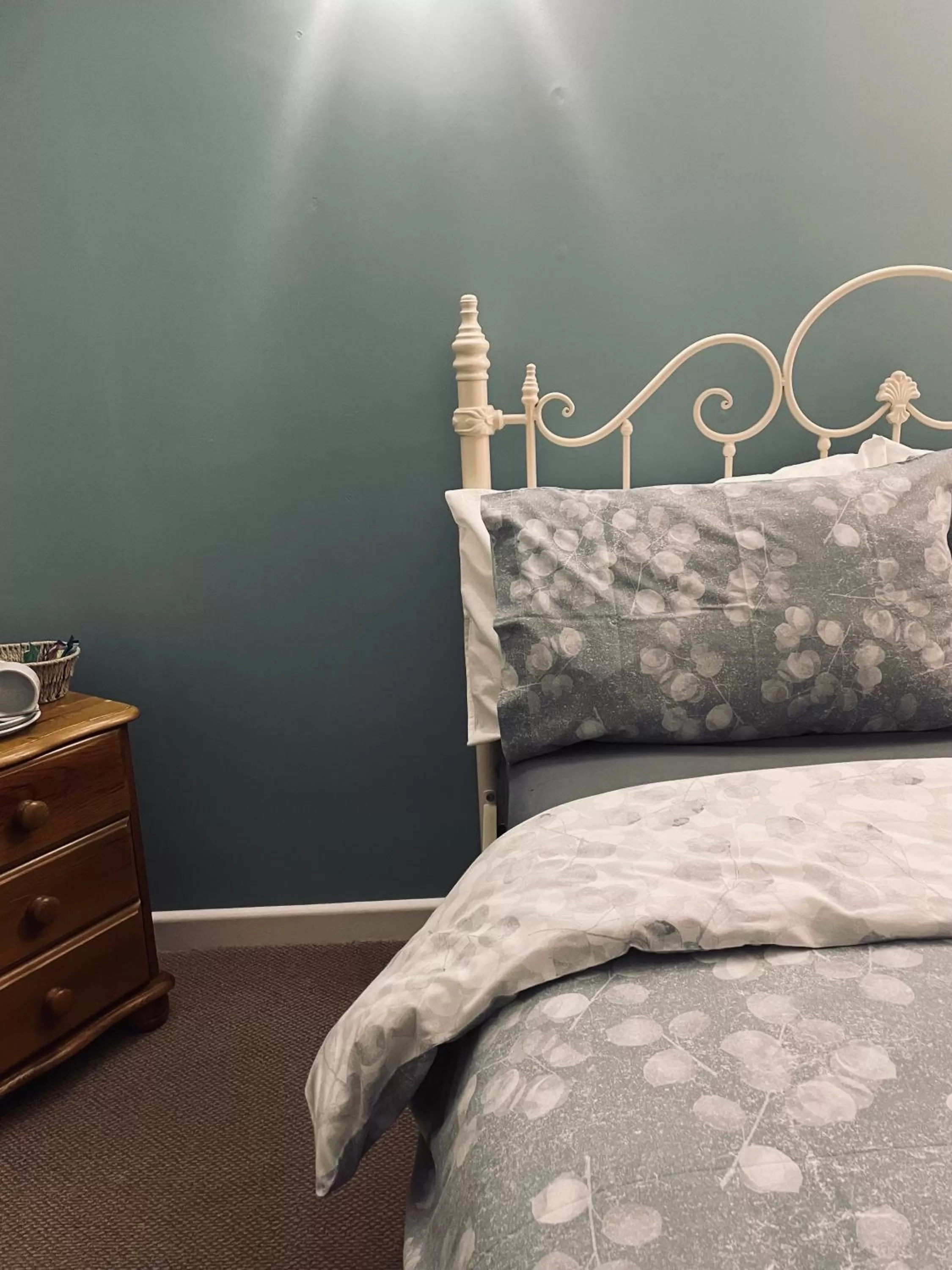 Bedroom, Bed in The Tuckers Arms