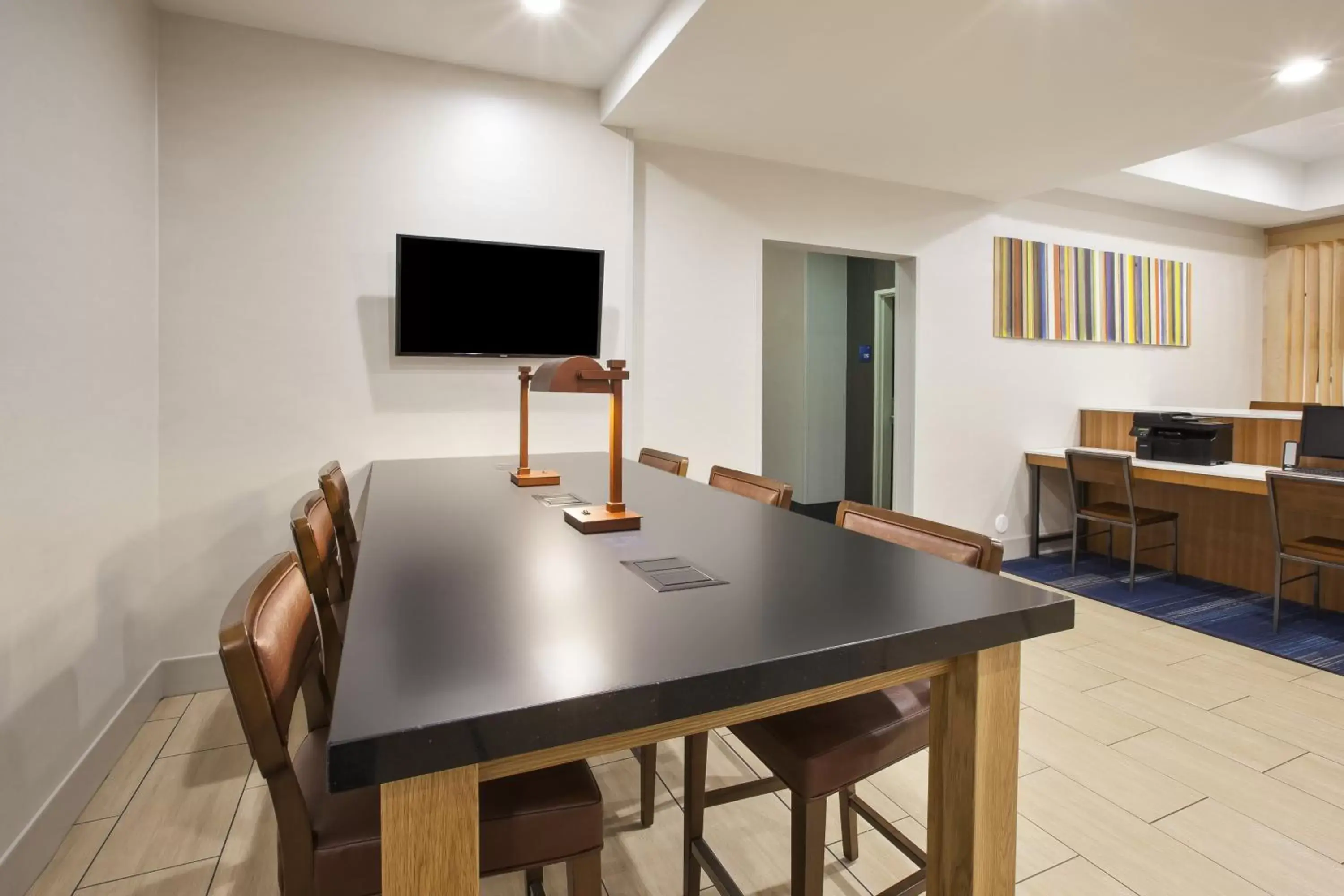 Property building in Holiday Inn Express Niles by IHG Property building in Holiday Inn Express Niles by IHG