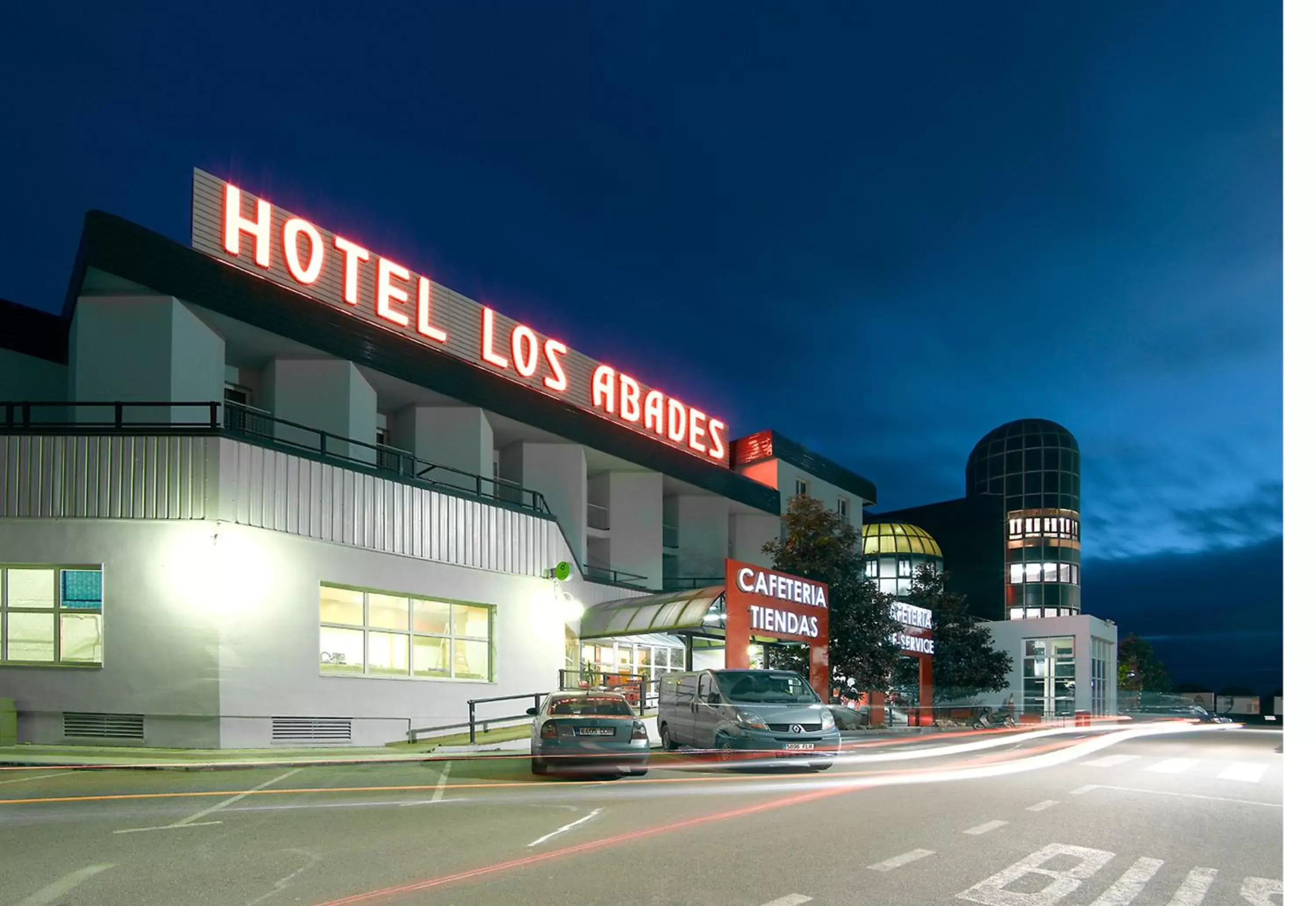 Facade/entrance, Property Building in Hotel Abades Loja