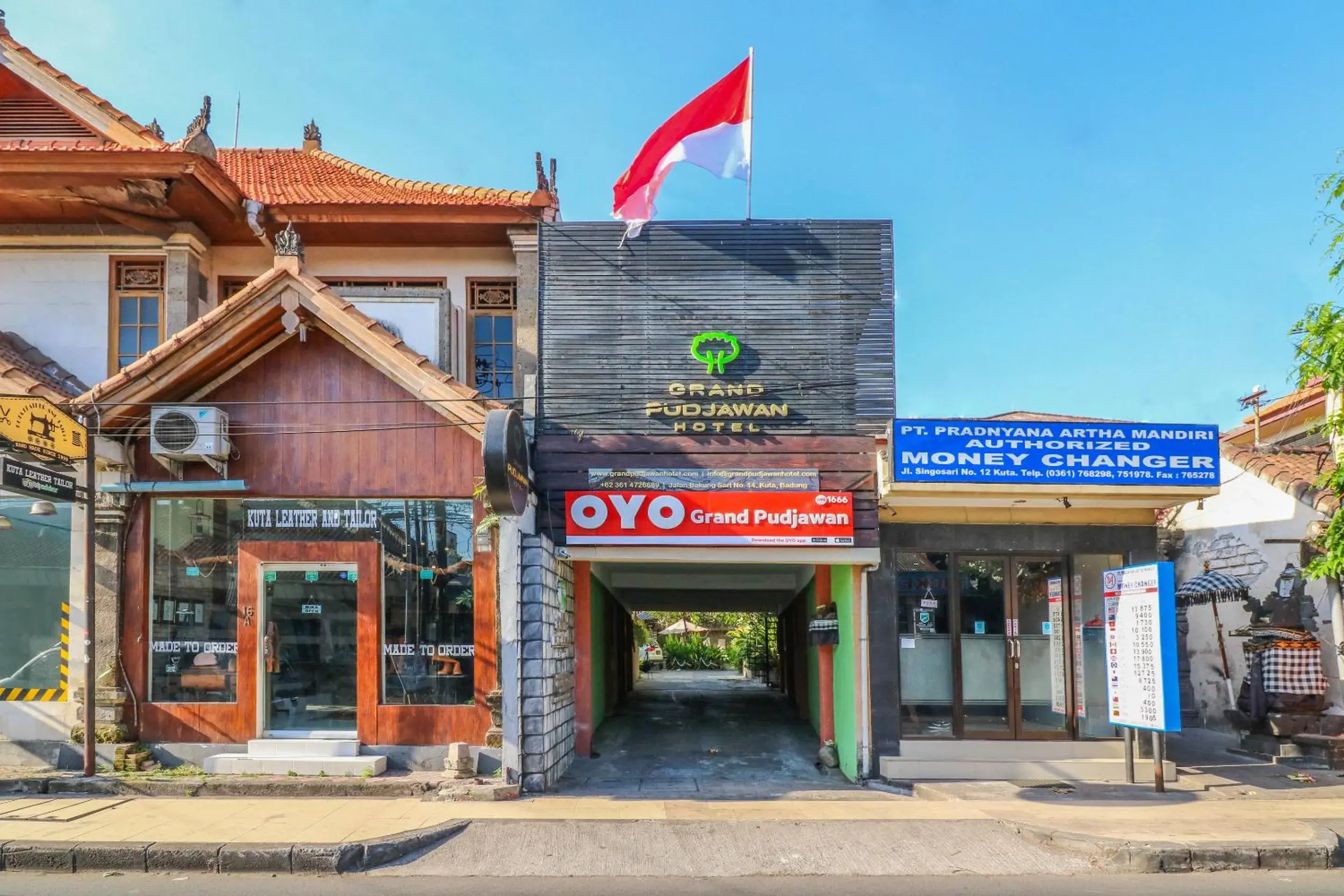 Property building in OYO 1666 Grand Pudjawan Hotel