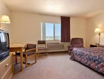 King Room - Mobility Access/Non-Smoking in Super 8 by Wyndham Fountain