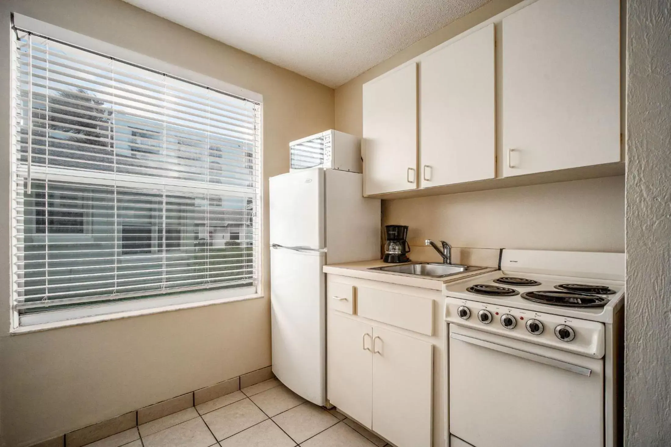 Kitchen or kitchenette in Perry's Ocean-Edge Resort