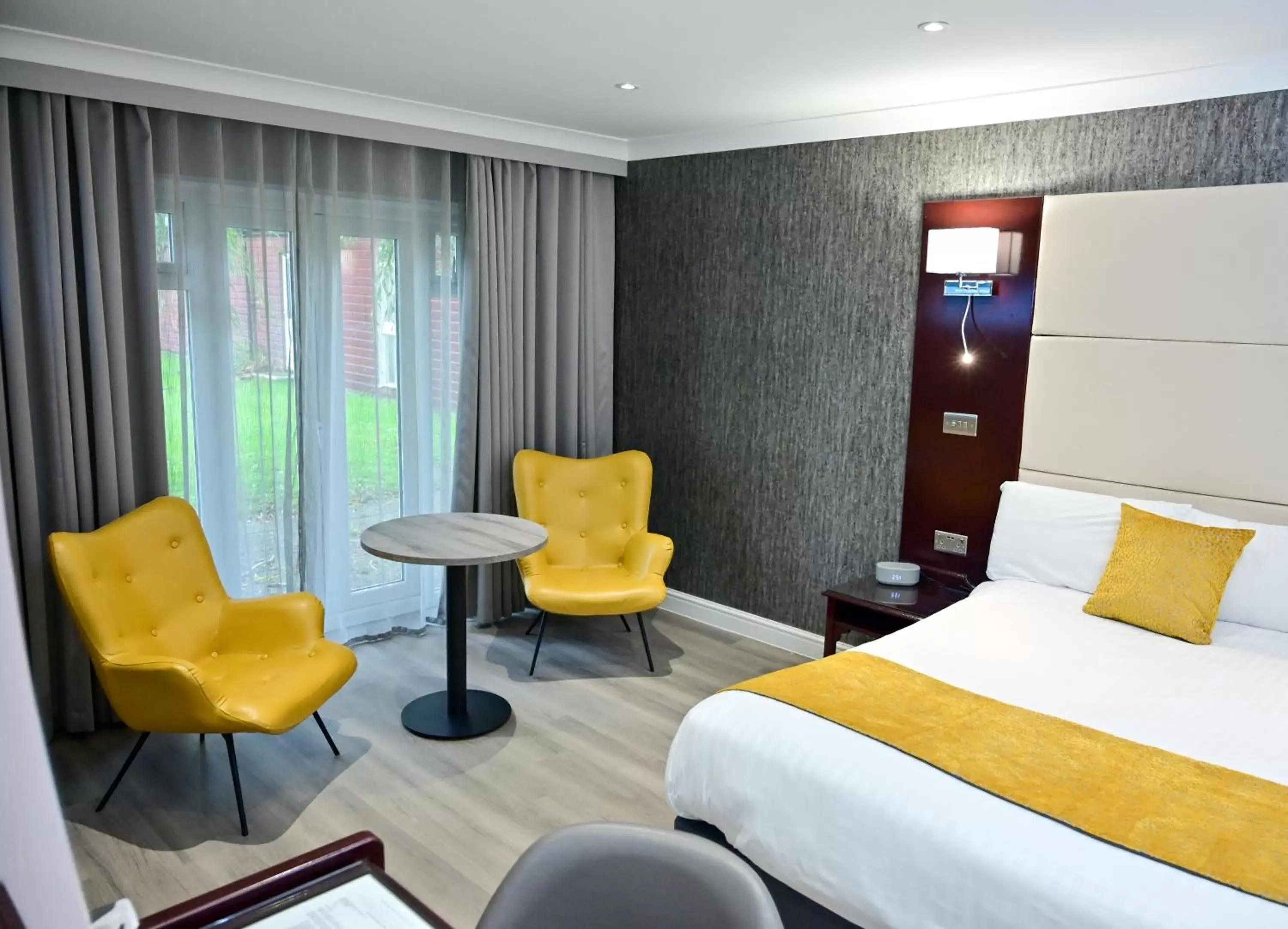 Bedroom in Best Western Heronston Hotel & Spa